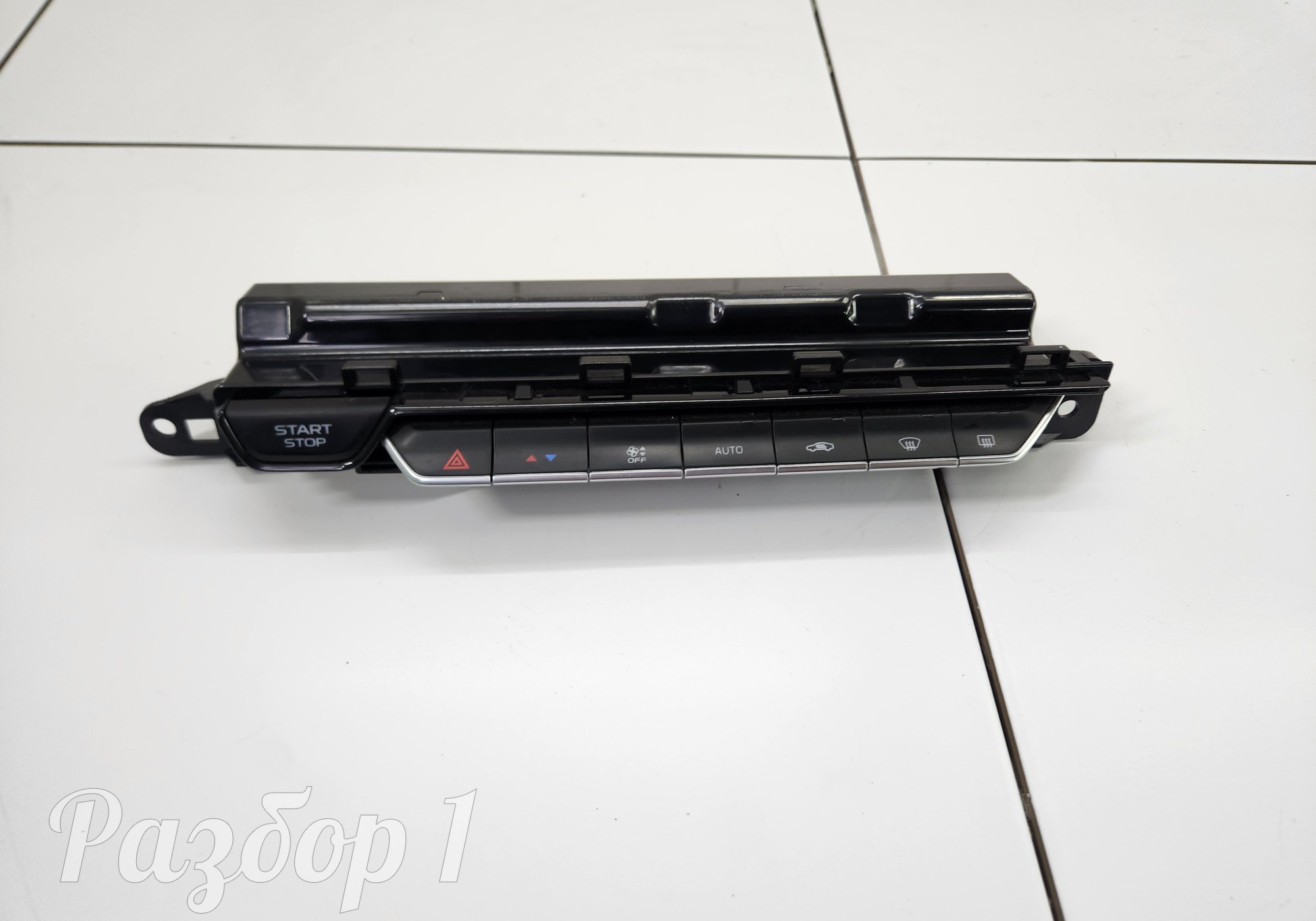 8893948170 Блок управления климатом + запуск двигателя + аварийная сигнализация для Geely Emgrand (SS11) (с 2021)