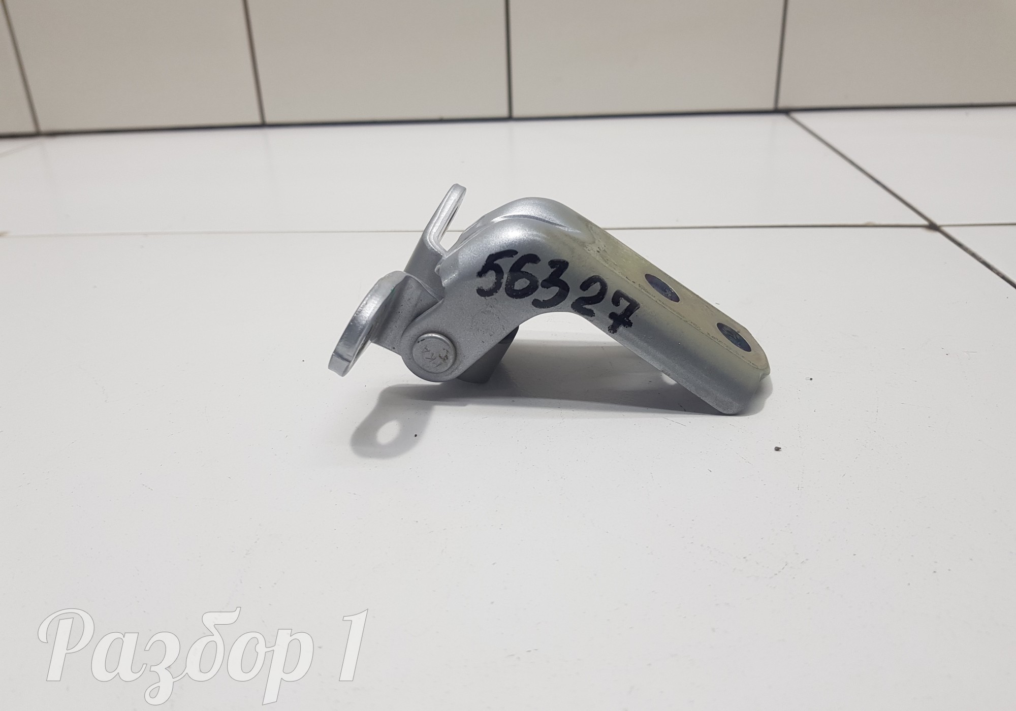 6600005359 Петля двери передняя левая верхняя для Geely Coolray (с 2020)