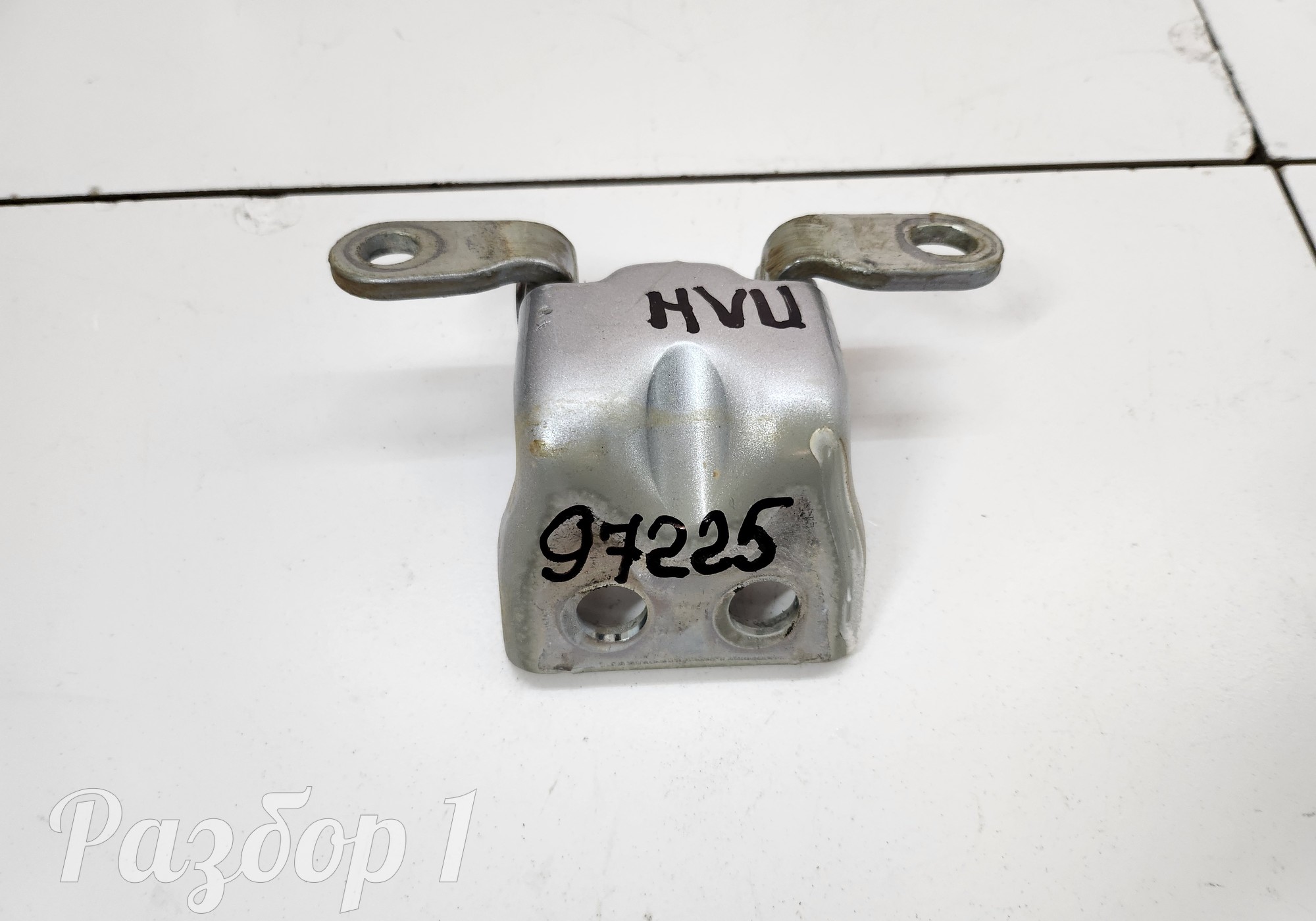 6106300XPW01A Петля двери передняя левая нижняя для Great Wall Poer (с 2019)