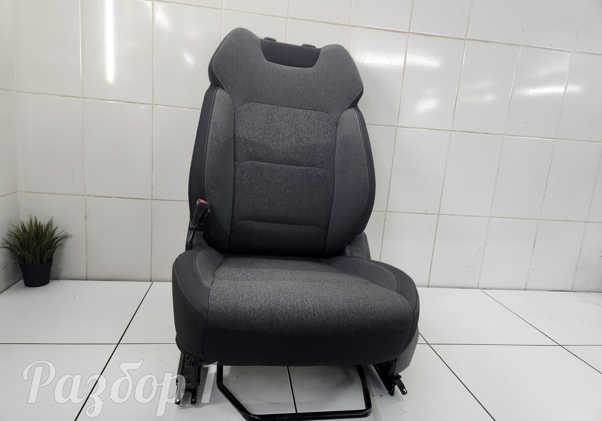 Сиденье переднее левое для Geely Emgrand II (с 2021)