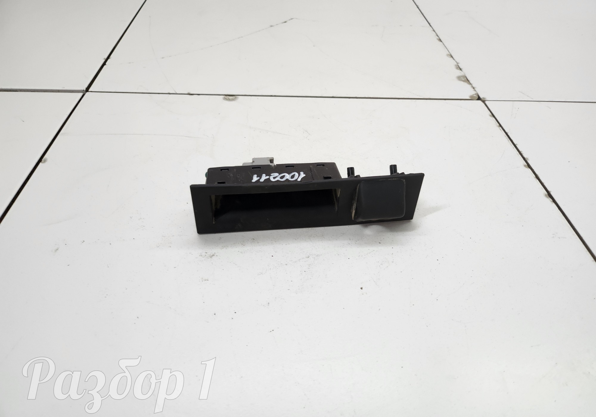 6600062702 Кнопка открывания багажника для Geely Atlas Pro (с 2021)