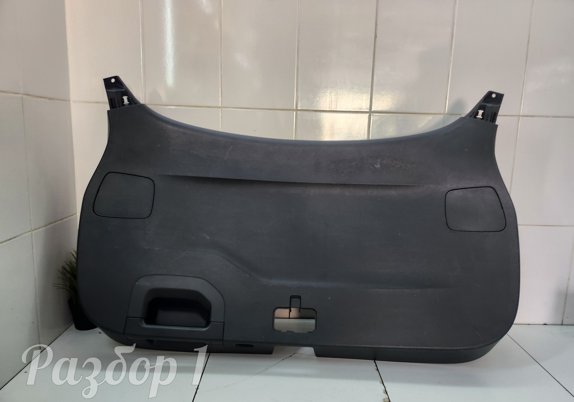 6600040613 Обшивка крышки багажника для Geely Tugella (с 2019)