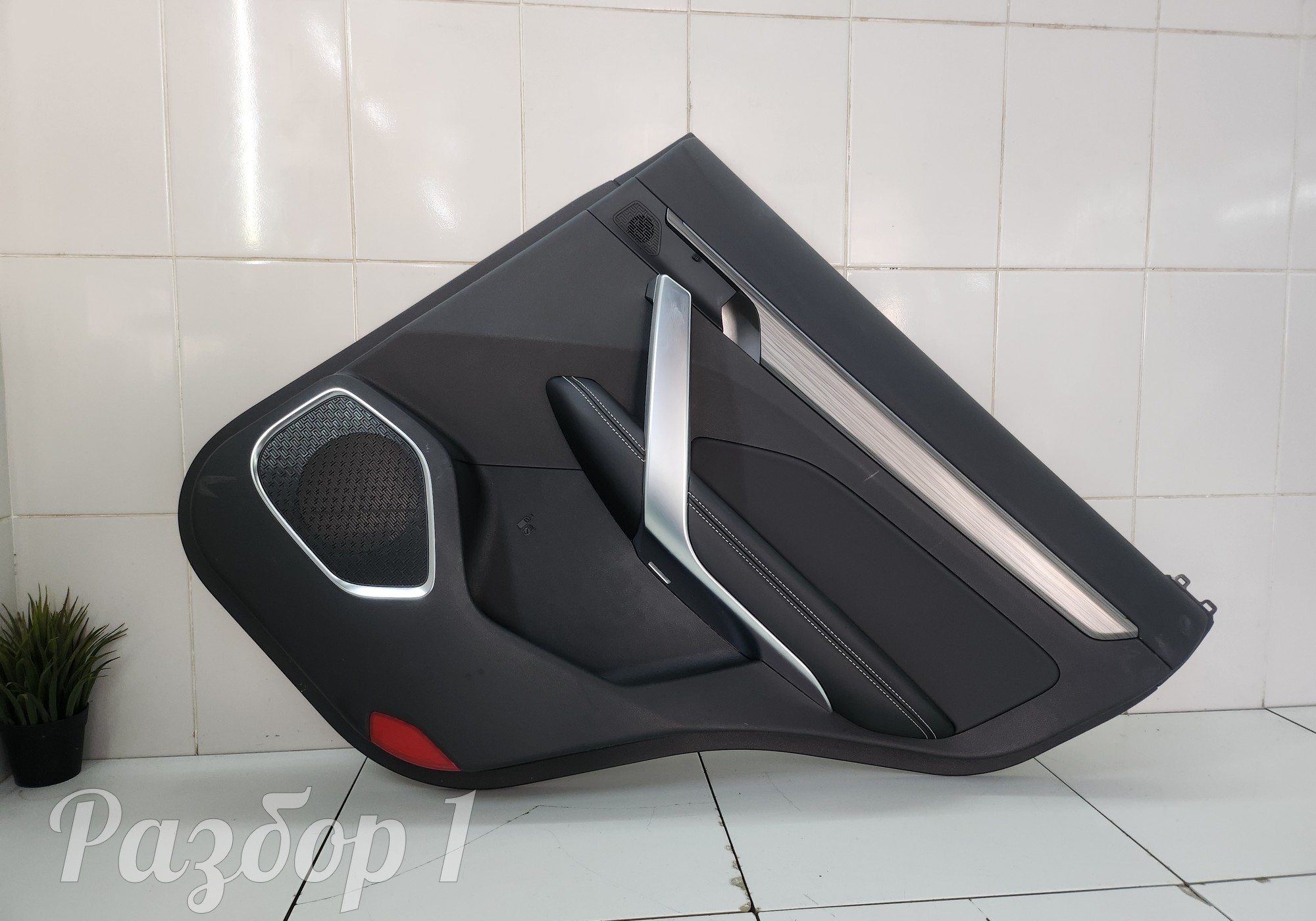6600144548 Обшивка задняя правая двери для Geely Atlas Pro (с 2021)