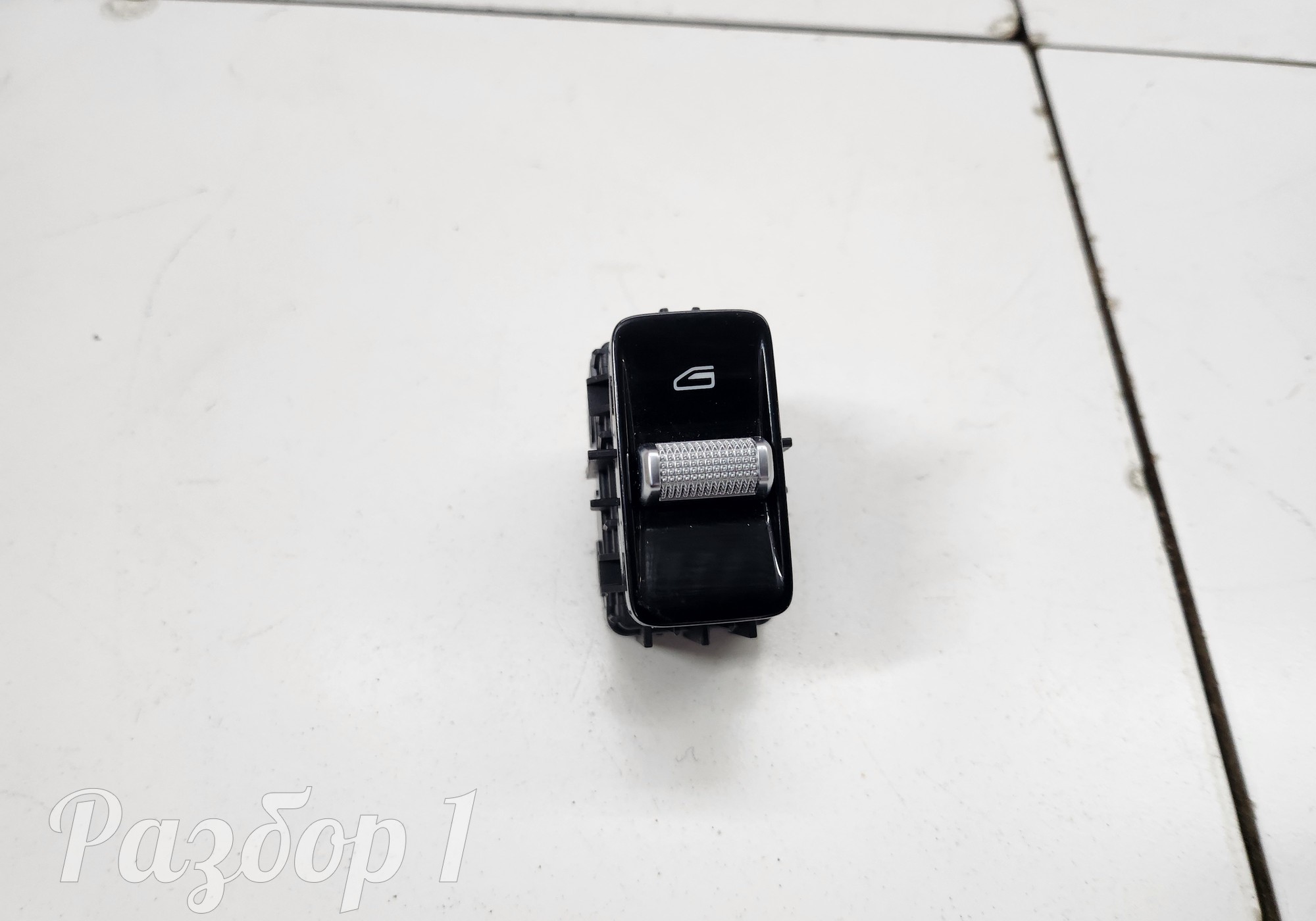 8892892618 Кнопка стеклоподъемника задней правой двери для Geely Atlas II (с 2023)