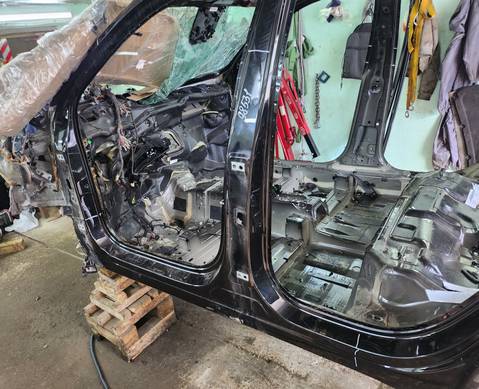 Порог со стойками для Geely Atlas II (с 2023)