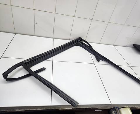 6207112XKJ20A Уплотнитель стекла задней правой двери для Haval H3 (с 2024)