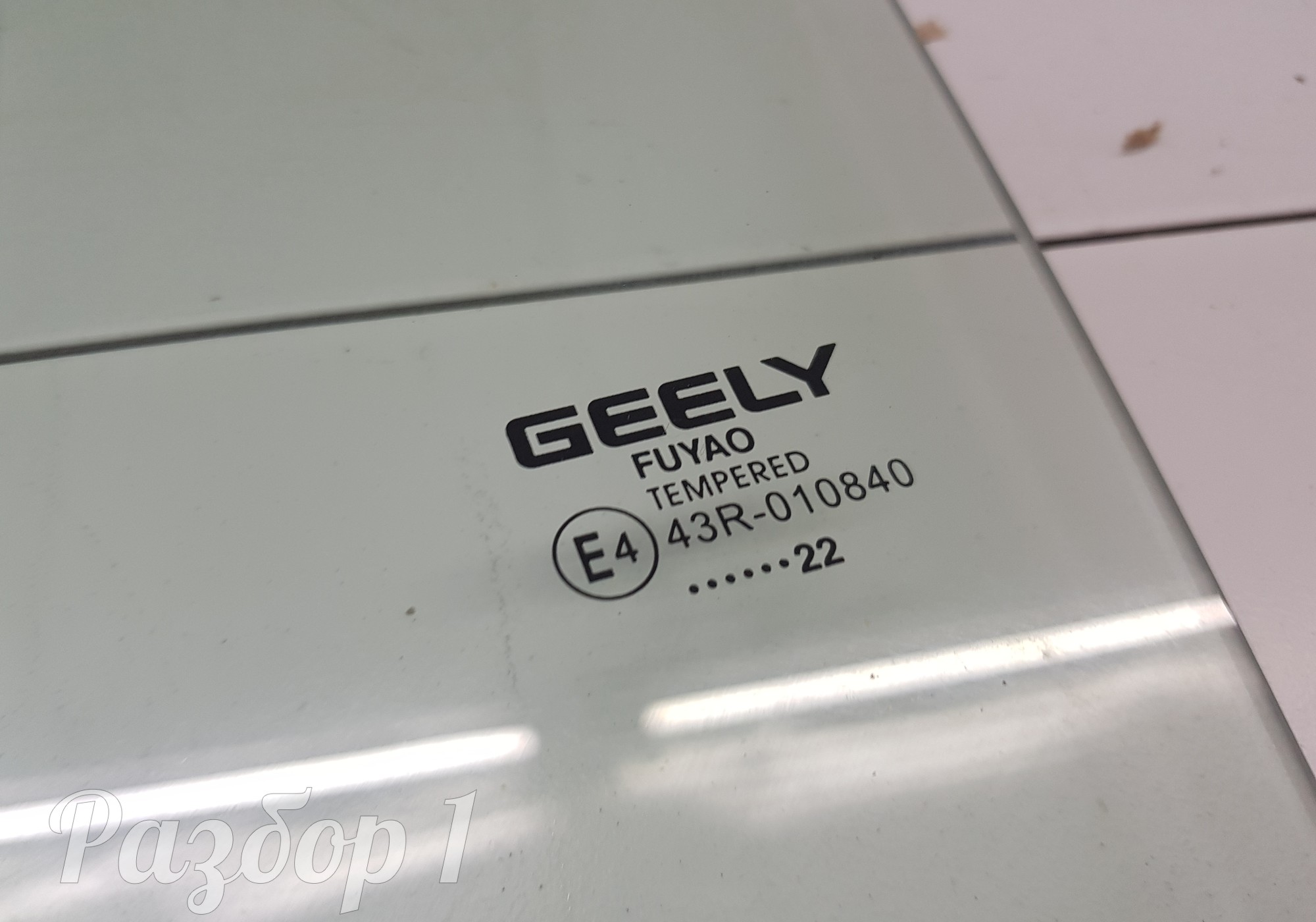 5085067100 Стекло двери заднее левое для Geely Coolray (с 2020)