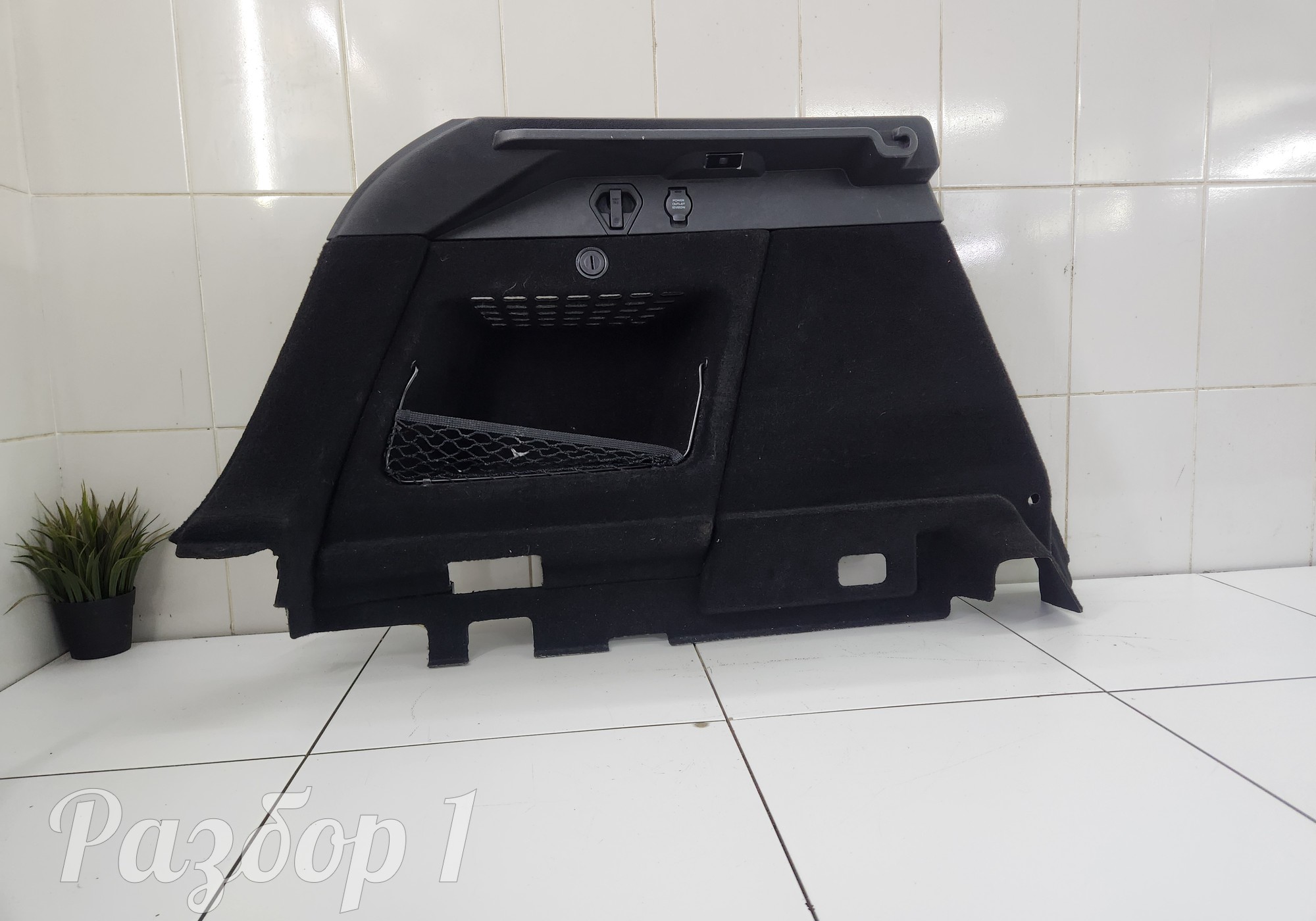 8891022552 Обшивка багажника левая для Geely Tugella (с 2019)