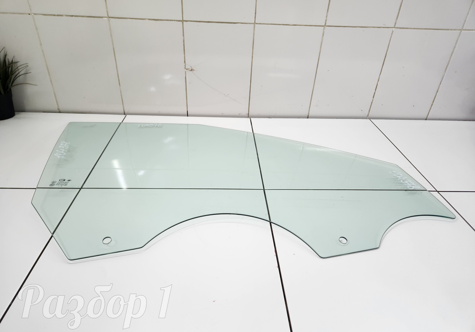 Стекло двери переднее правое для Gac GS3 (с 2024)