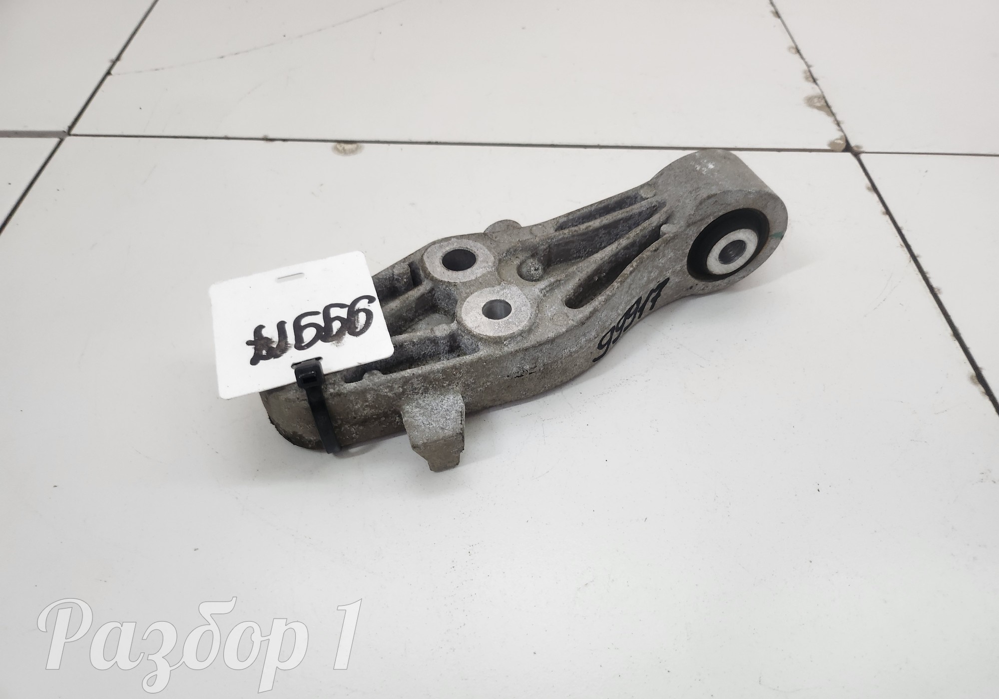 8889508719 Кронштейн опоры КПП для Geely Tugella (с 2019)