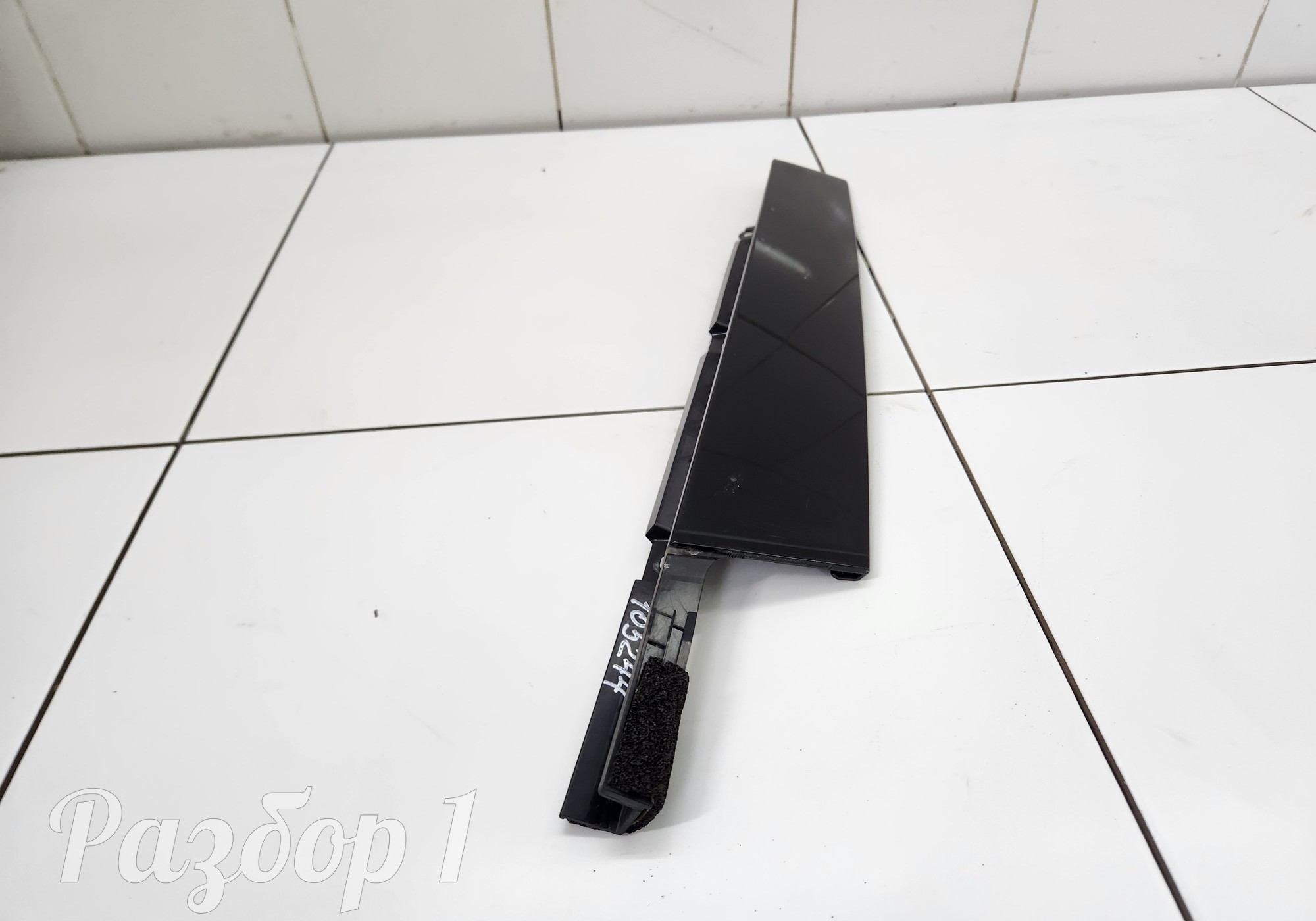 6600002368 Накладка передней левой двери для Geely Tugella (с 2019)