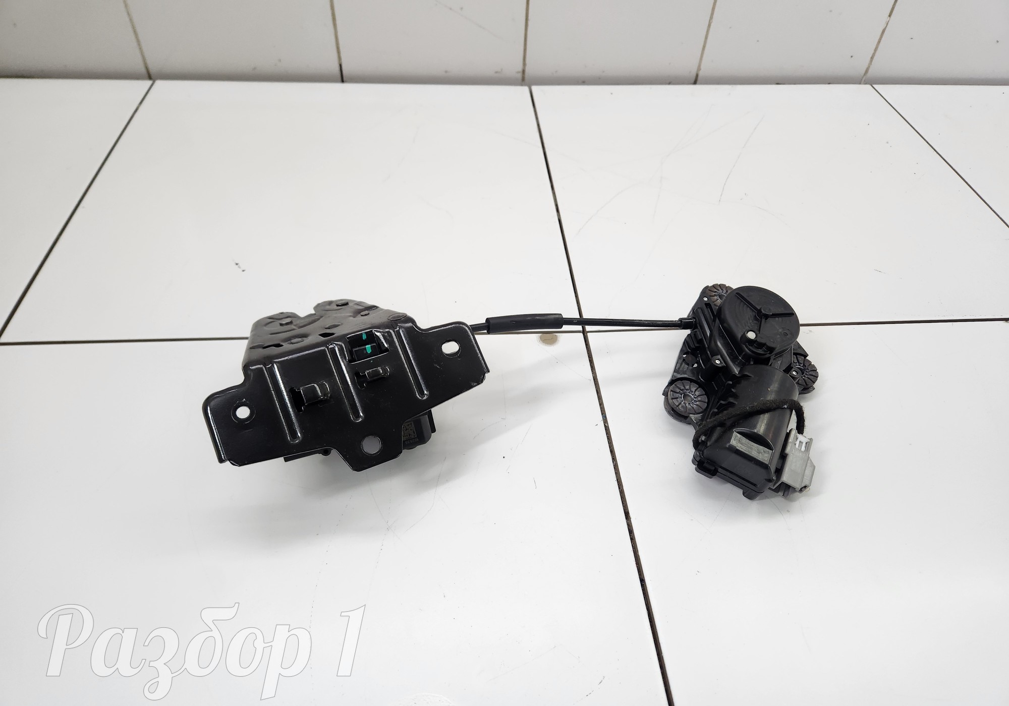 6600170399 Замок крышки багажника для Geely Tugella (с 2019)