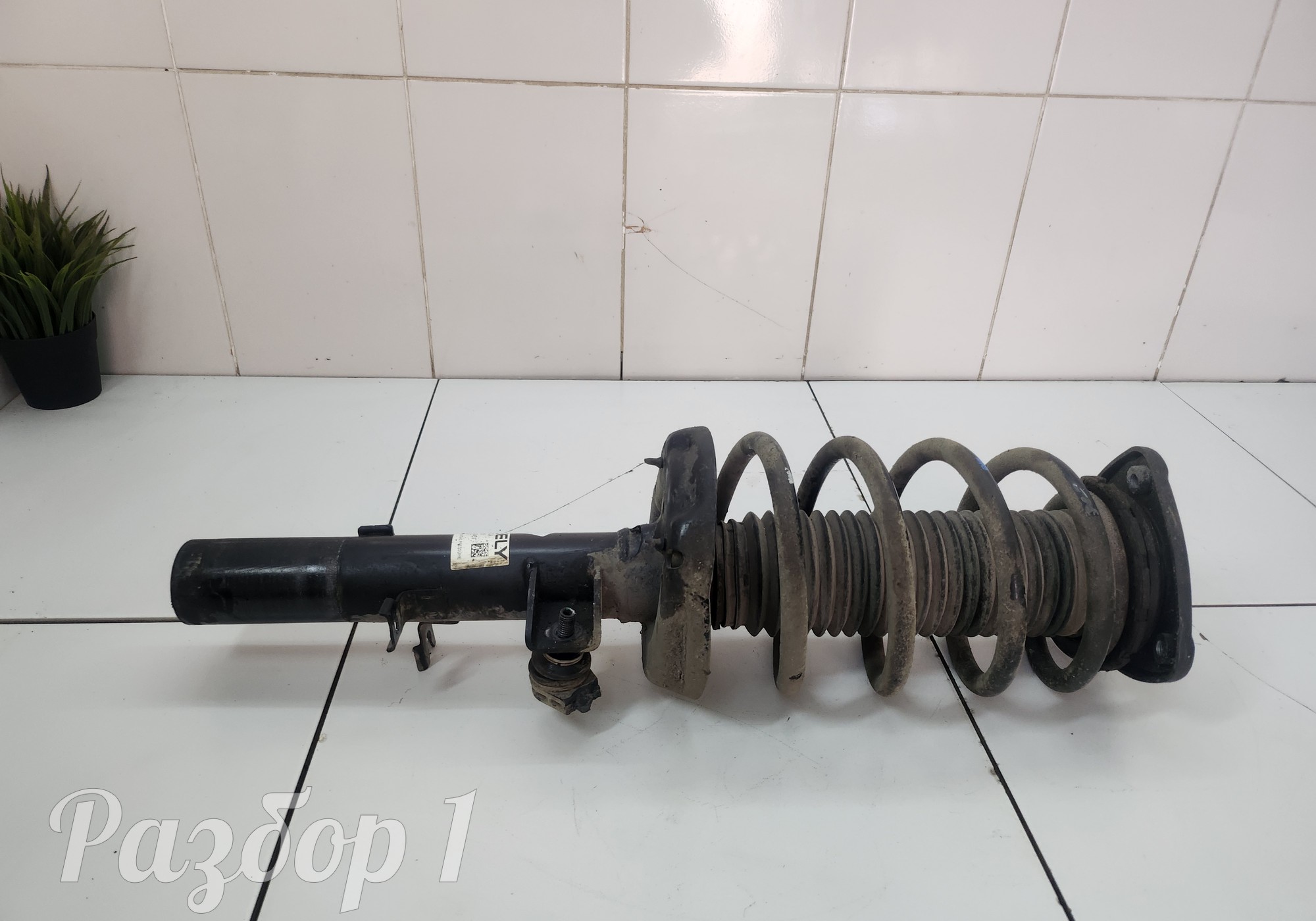 8891019451 Амортизатор передний левый в сборе для Geely Tugella (с 2019)