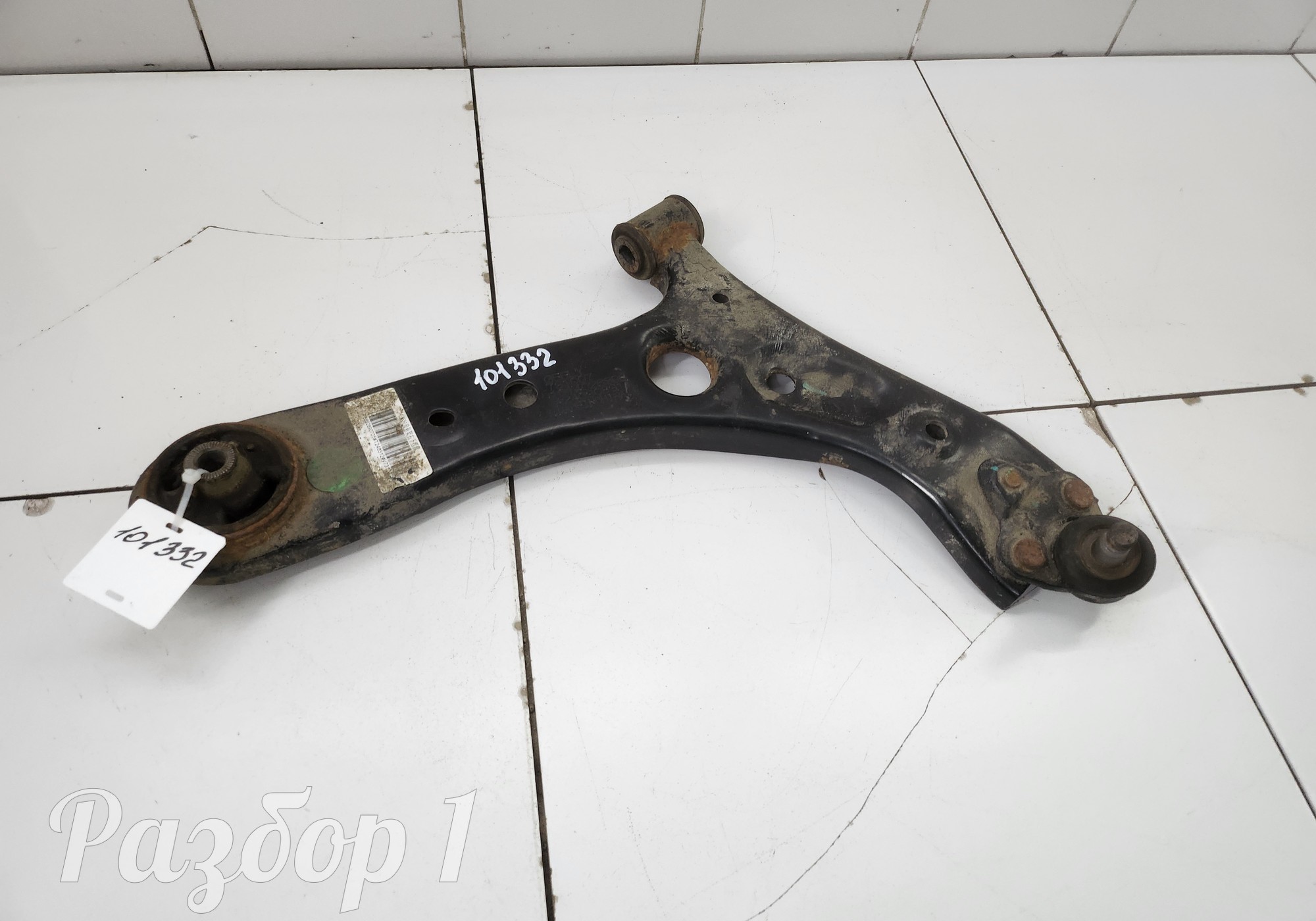 1014026398 Рычаг передней подвески правый для Geely Emgrand (SS11) (с 2021)