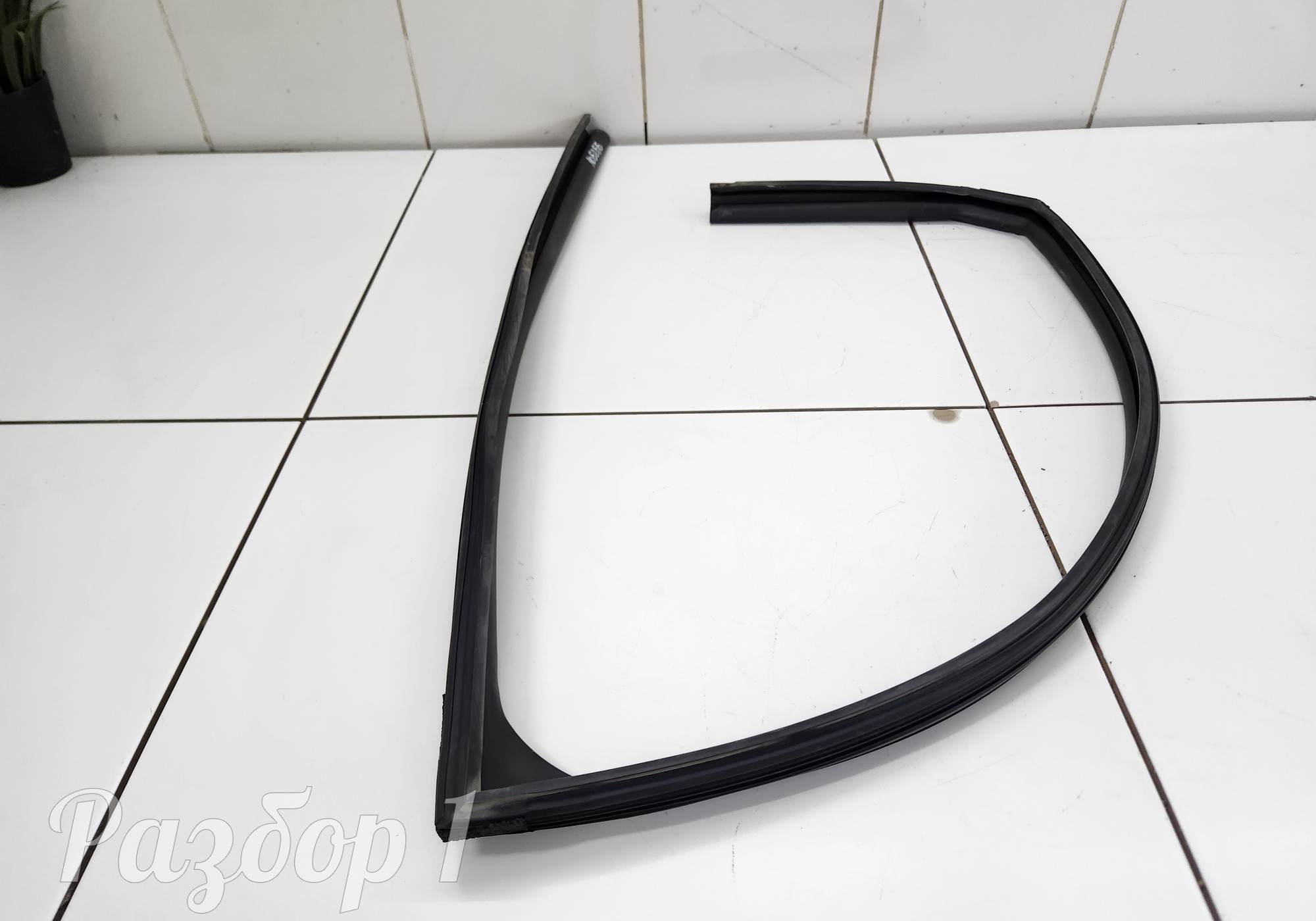 Уплотнитель стекла задней правой двери для Changan Alsvin (с 2018)