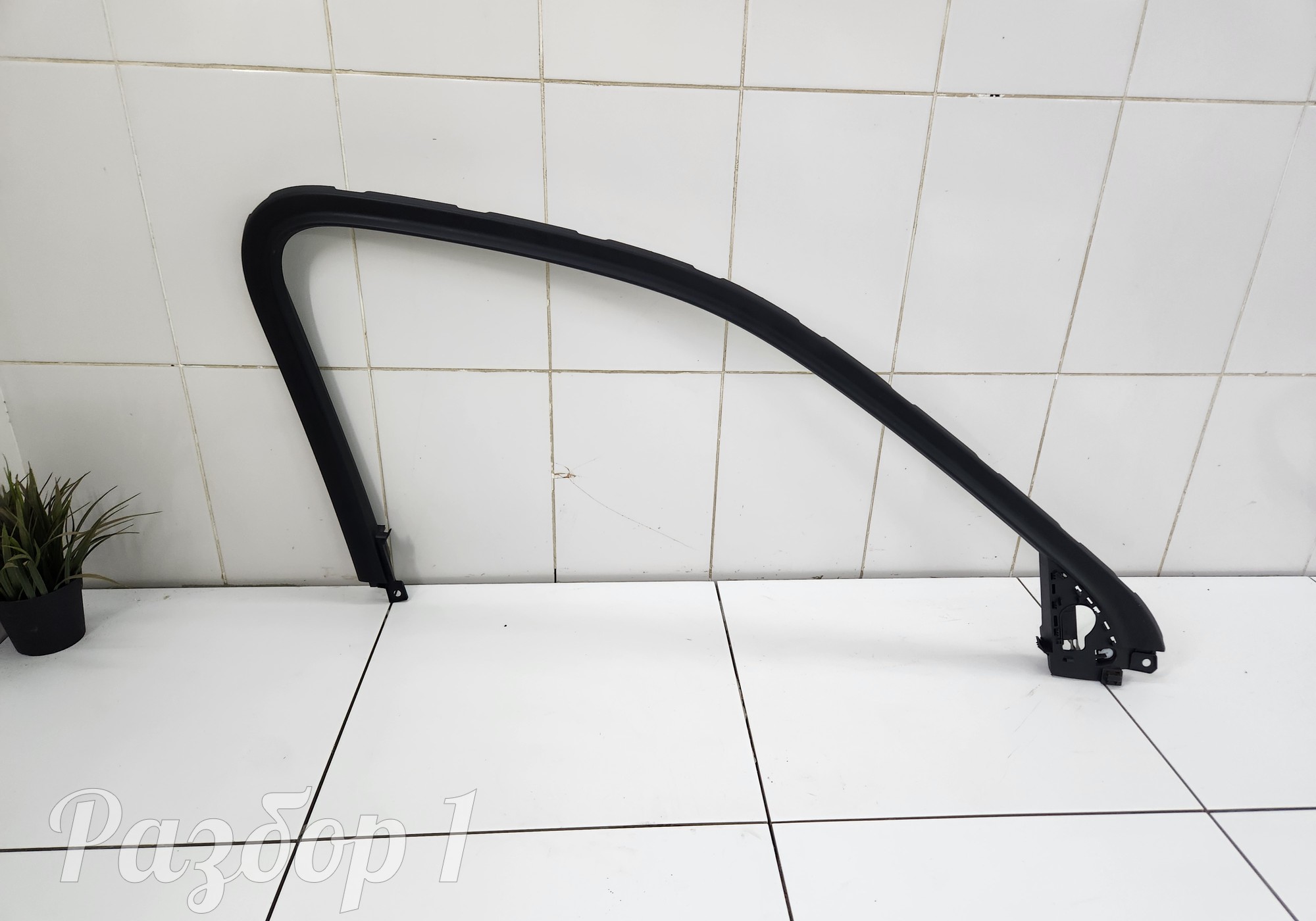 6600015246 Накладка передней левой двери для Geely Tugella (с 2019)