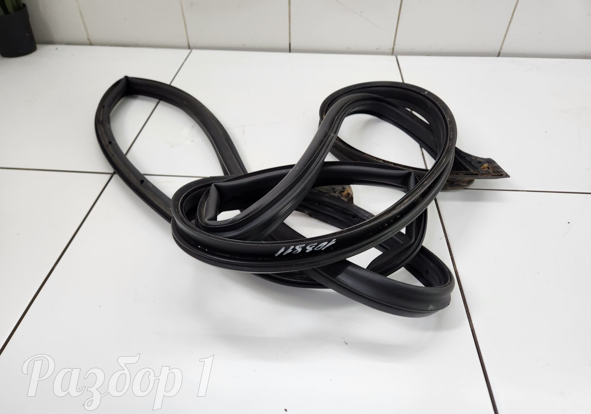 Уплотнитель двери передней правой для Geely Emgrand (SS11) (с 2021)