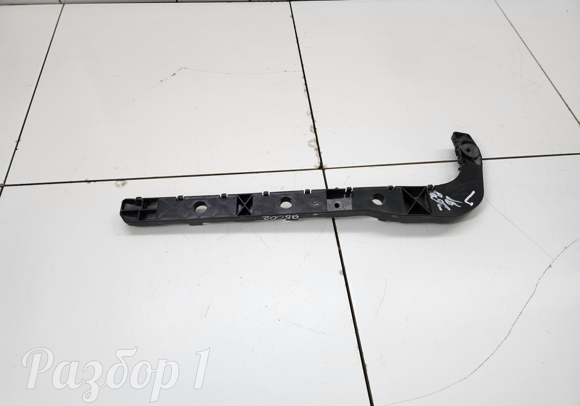 R120141JG01001 Кронштейн заднего бампера левый для Evolute i-PRO (с 2022)