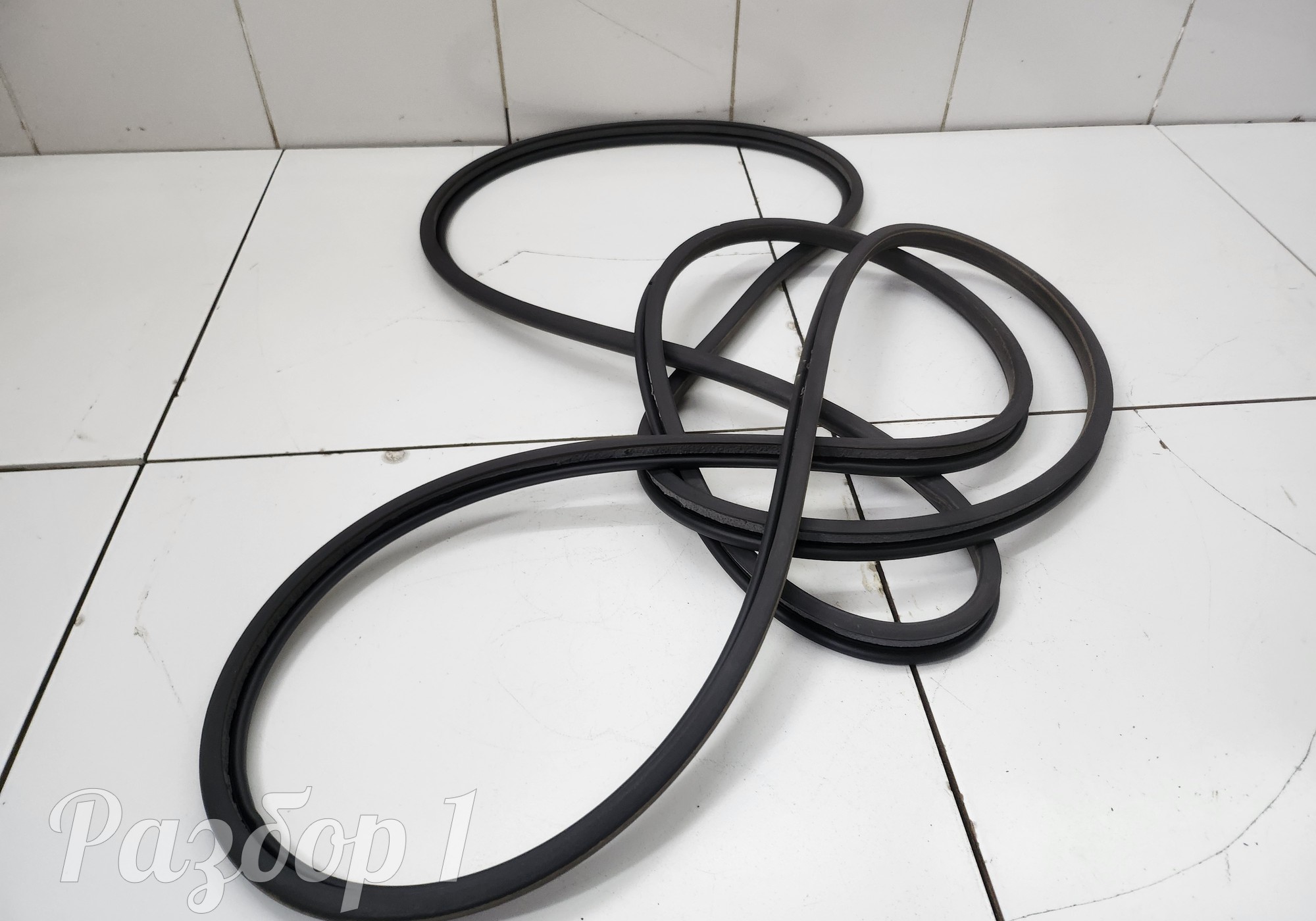 Уплотнитель проема люка для Faw Bestune T77 (с 2018)