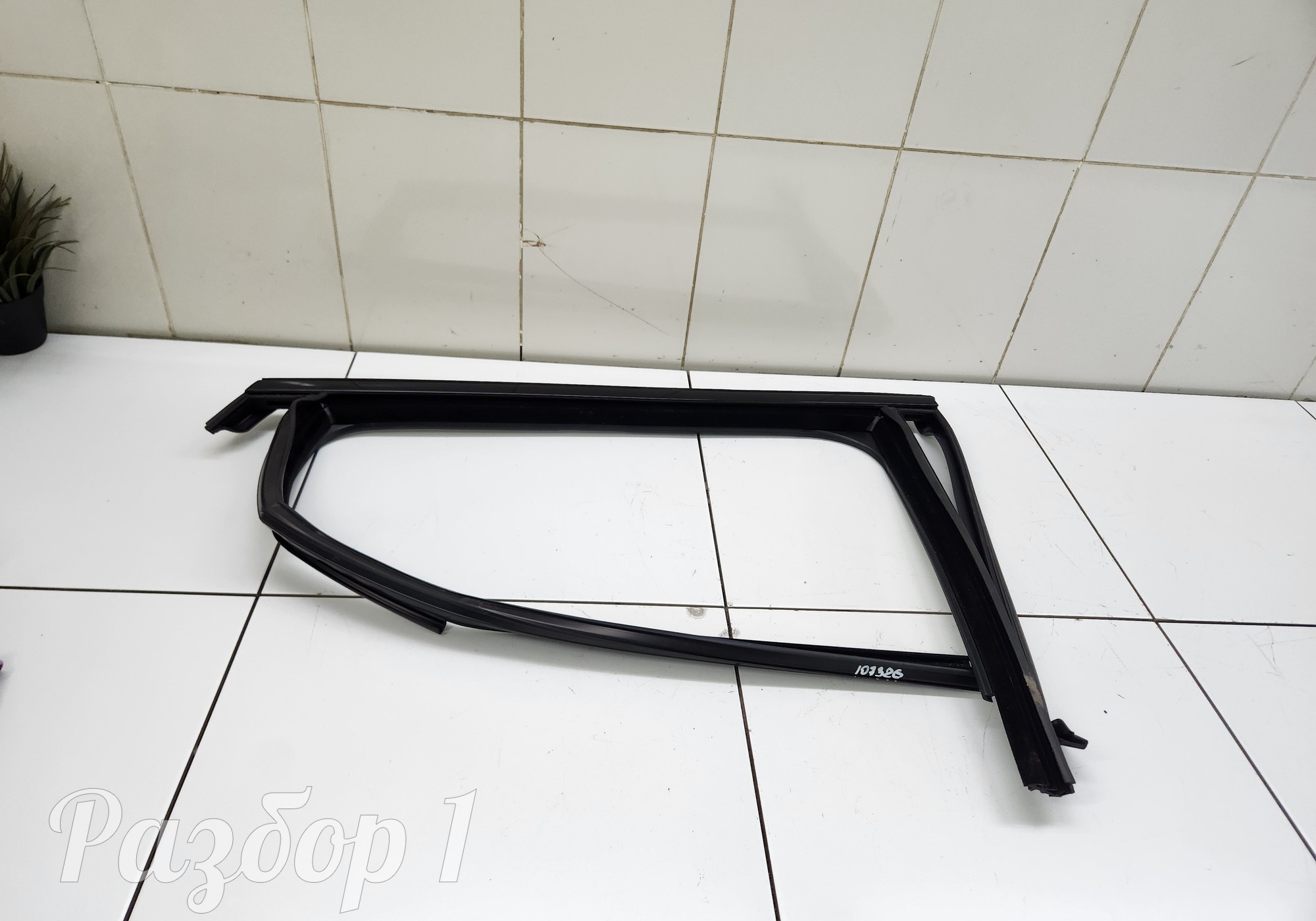 Уплотнитель стекла задней правой двери для Jaecoo J8 (с 2024)