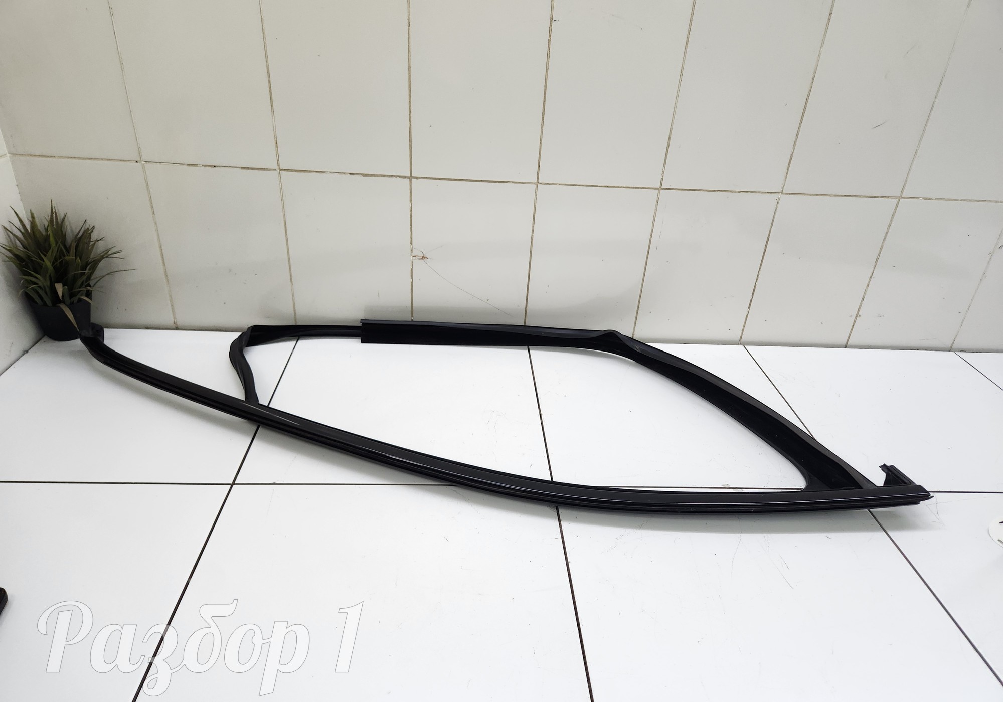 Уплотнитель стекла передней правой двери для Jaecoo J8 (с 2024)