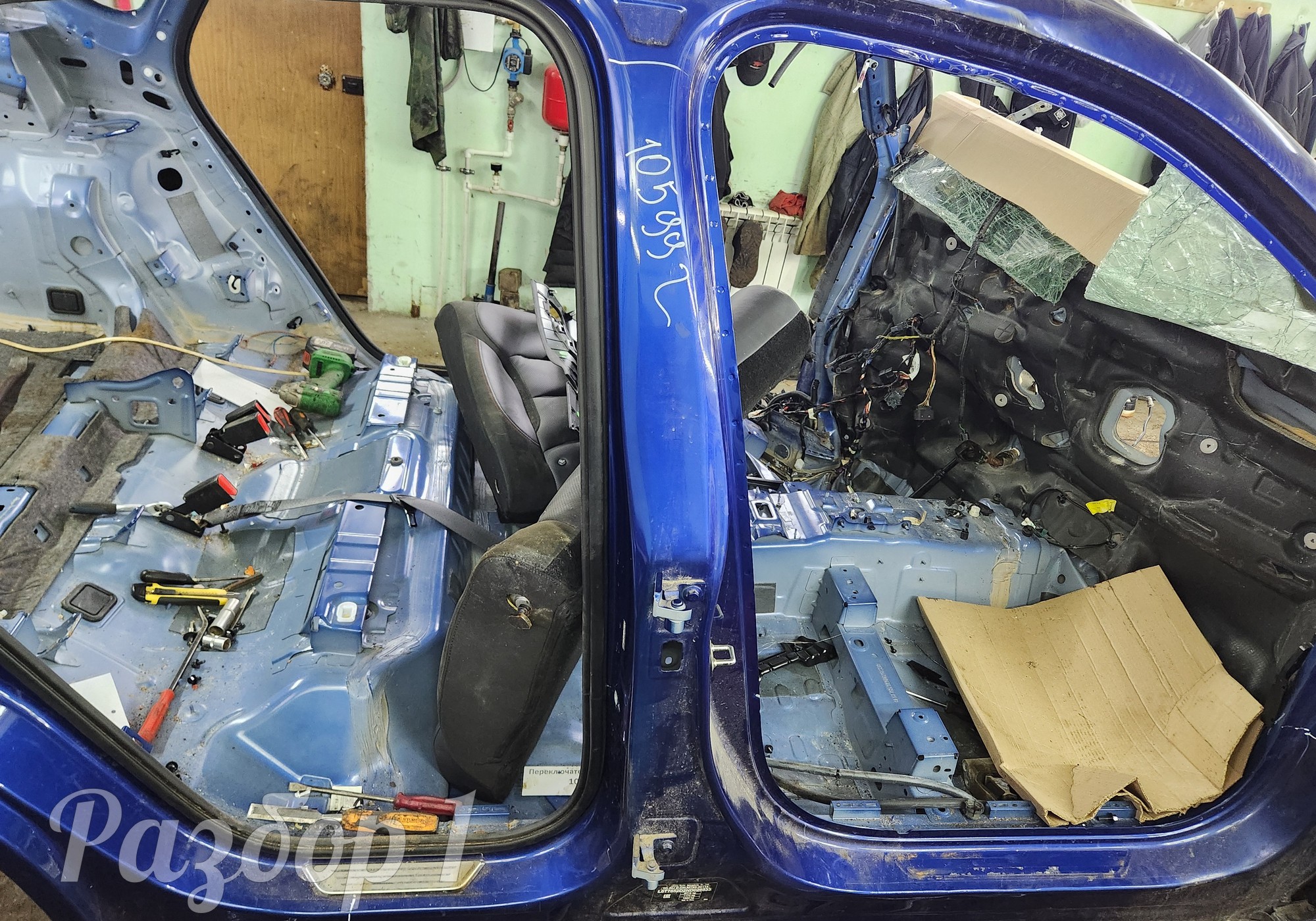 Порог правый со стойками для Geely Tugella (с 2019)