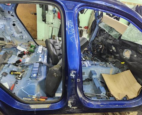 Порог правый со стойками для Geely Tugella (с 2019)