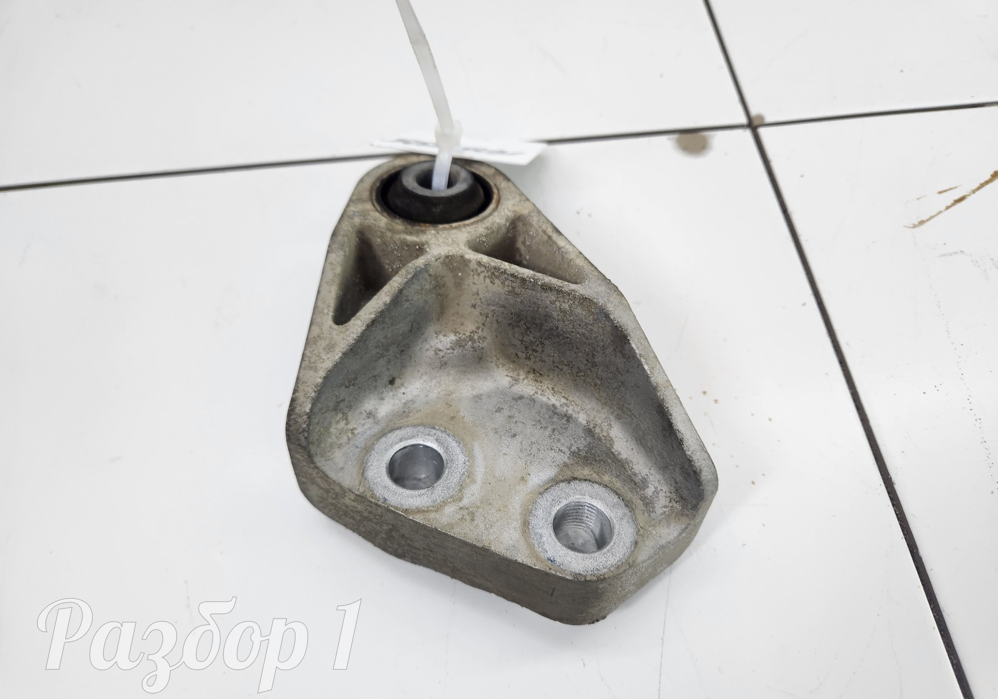 1001061BA02A Кронштейн для Faw Bestune B70 (с 2020)