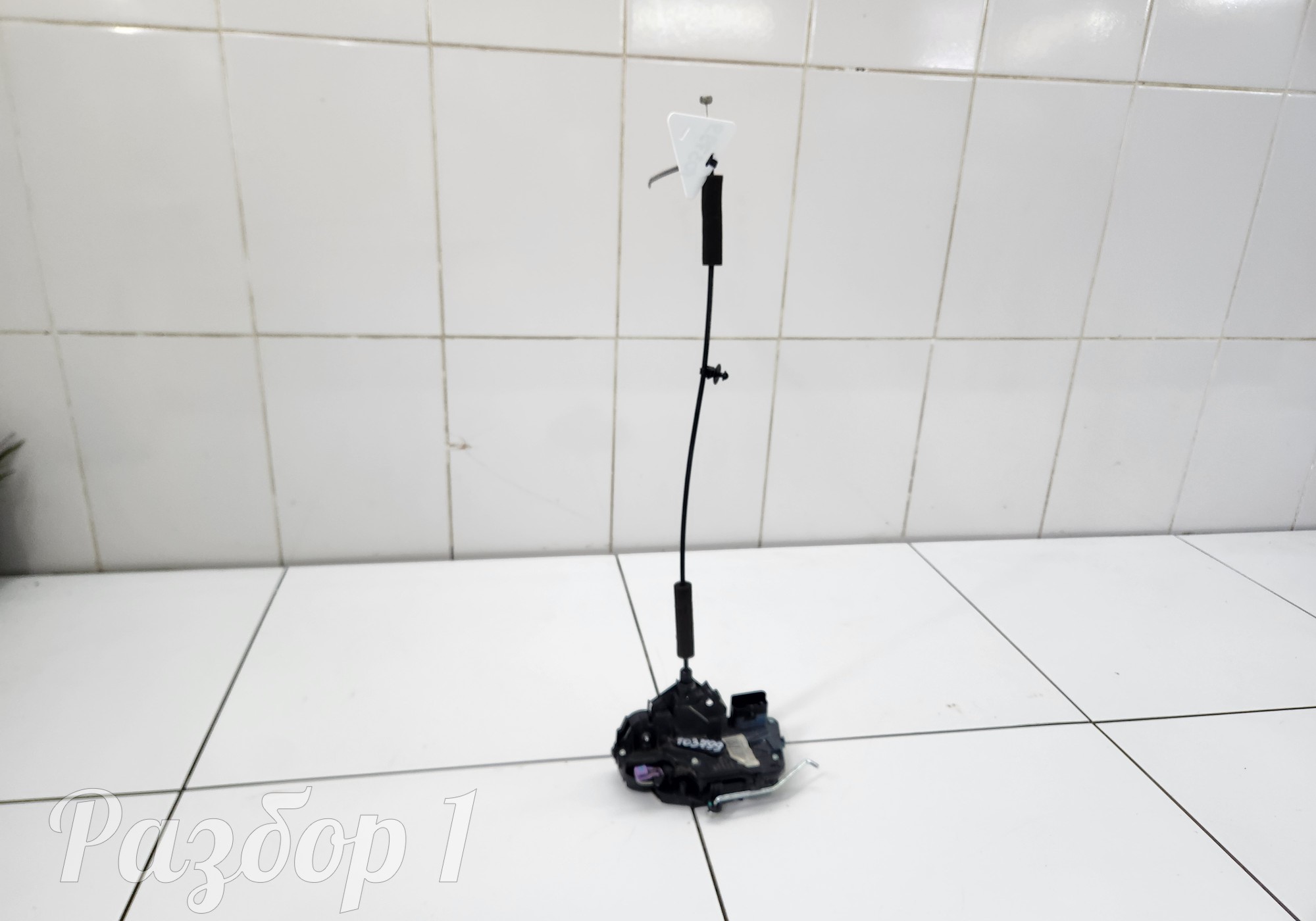 8889642833 Замок передней левой двери для Geely Emgrand (SS11) (с 2021)