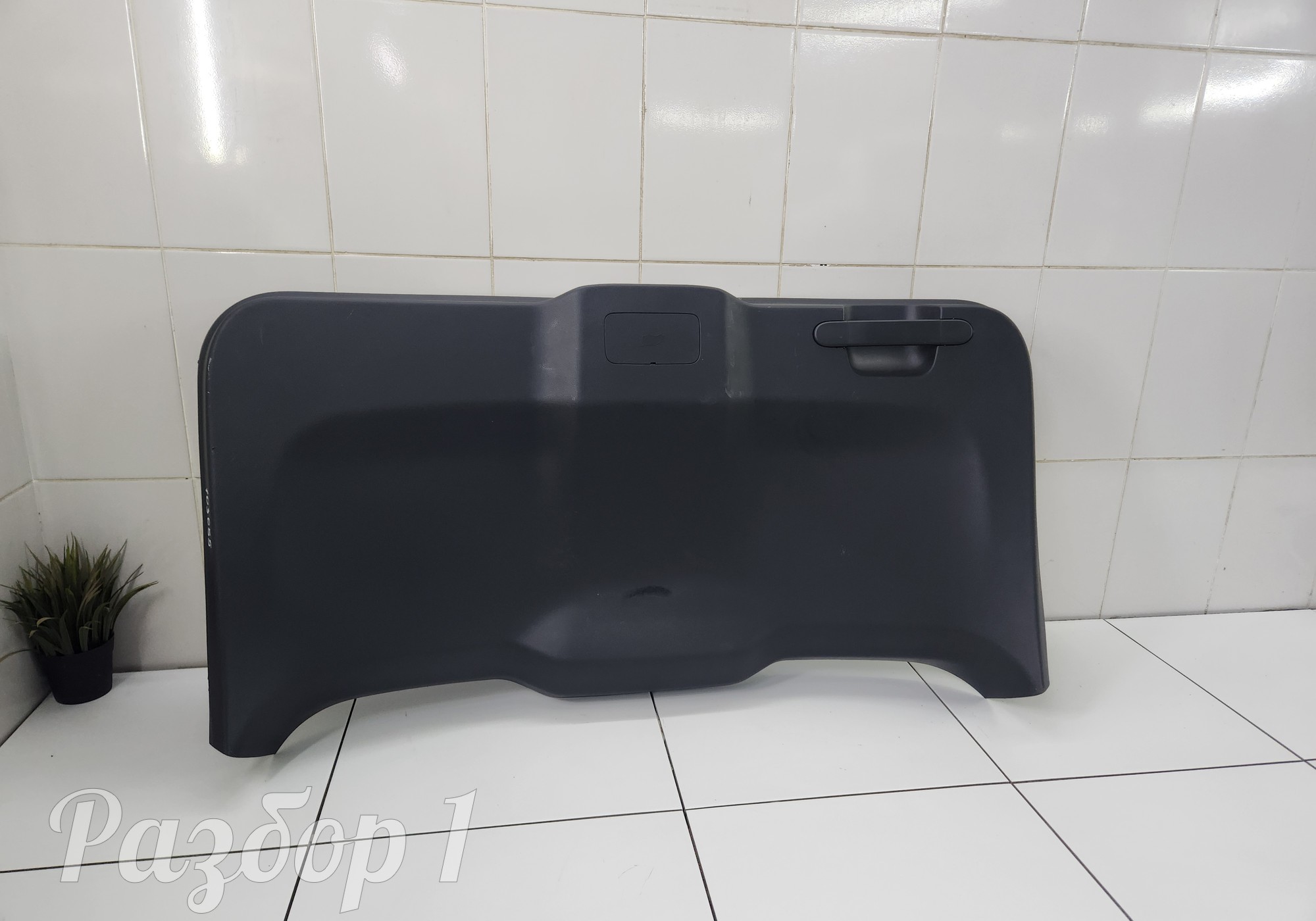 6302300XKZ0YA Oбшивка крышки багажника для Haval M6 II (с 2021)