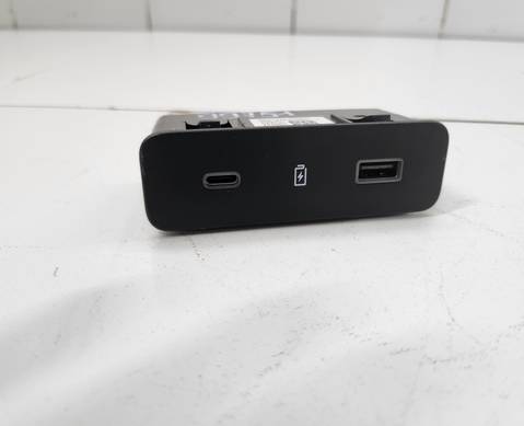 8891243302B01 Разъем usb для Geely Tugella (с 2019)