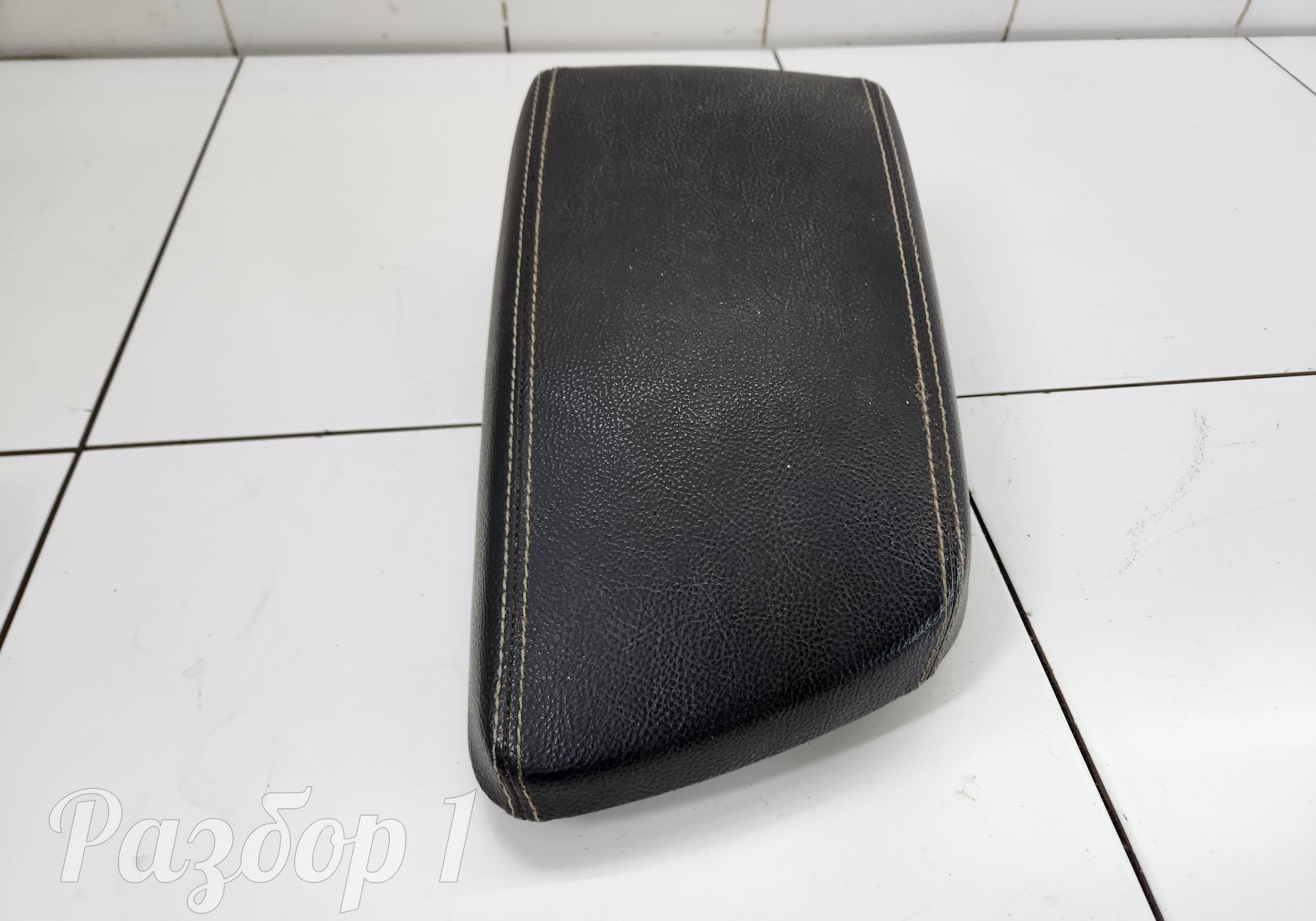 5305211001B11 Подлокотник для Zotye T600 (с 2013)