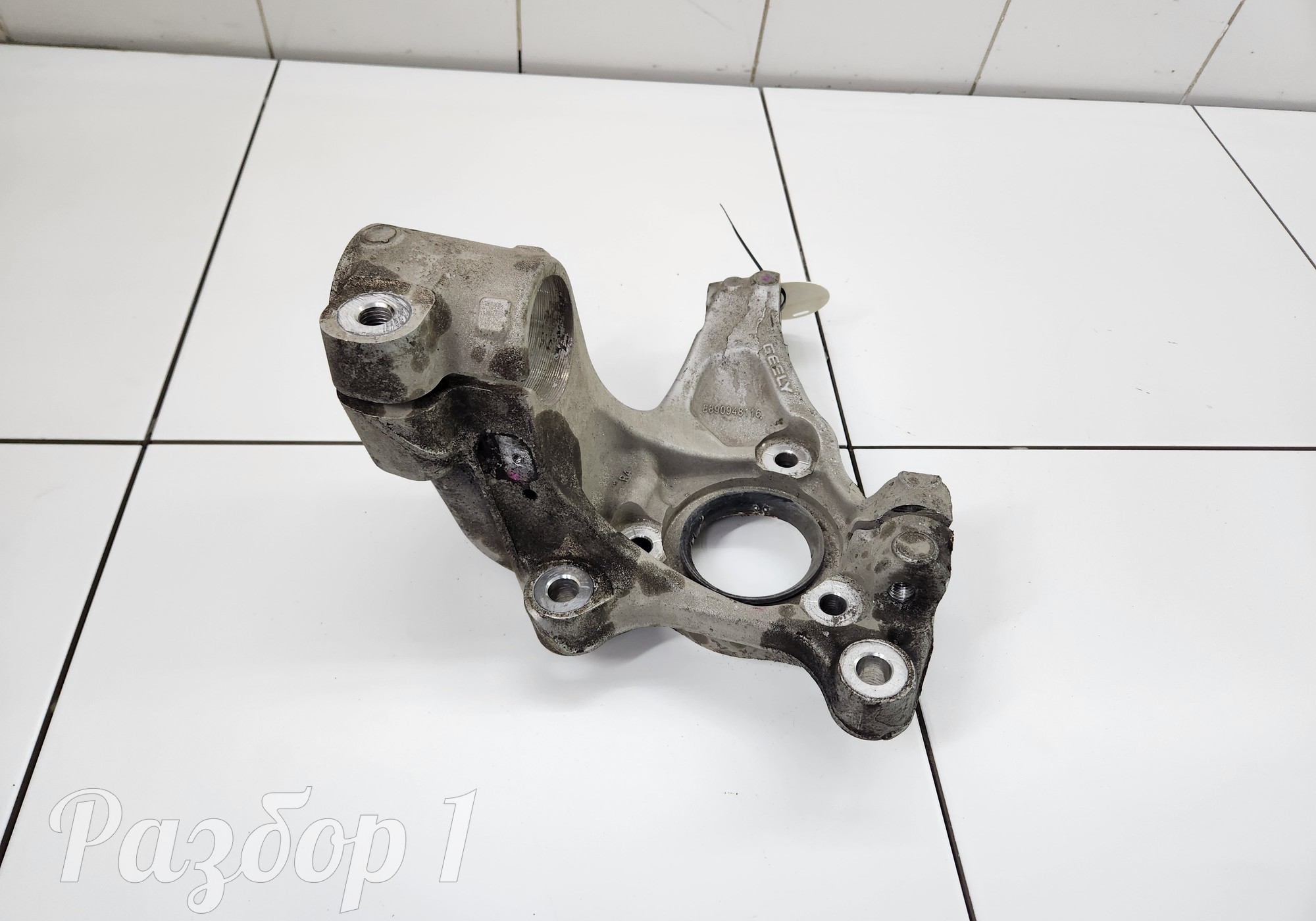 8890948116 Кулак поворотный передний правый для Geely Tugella (с 2019)