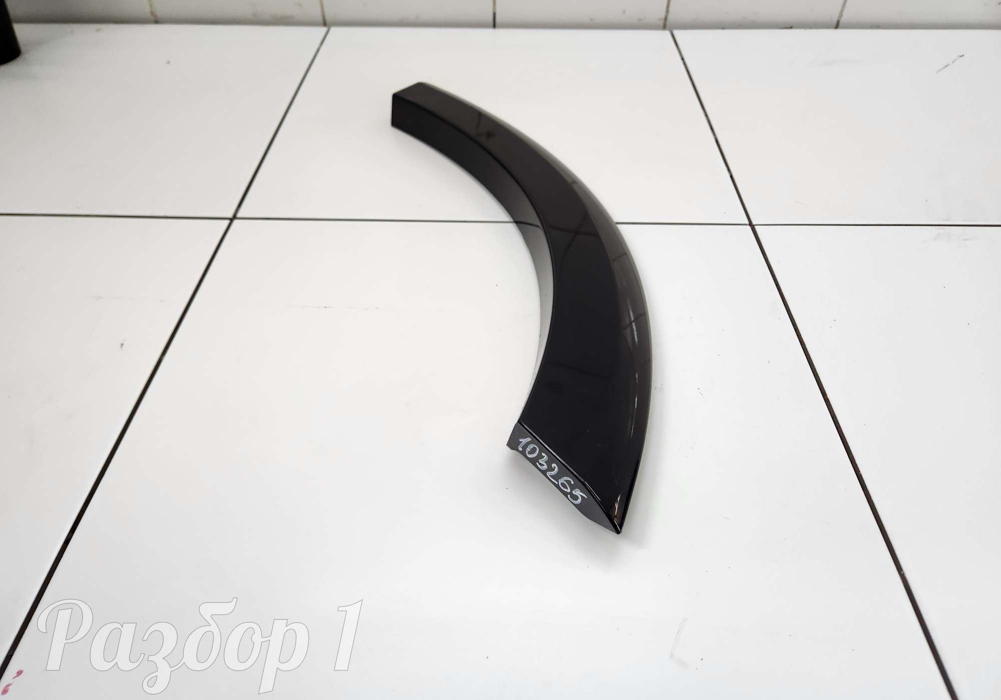 6600211603 Накладка задней левой двери для Geely Tugella (с 2019)