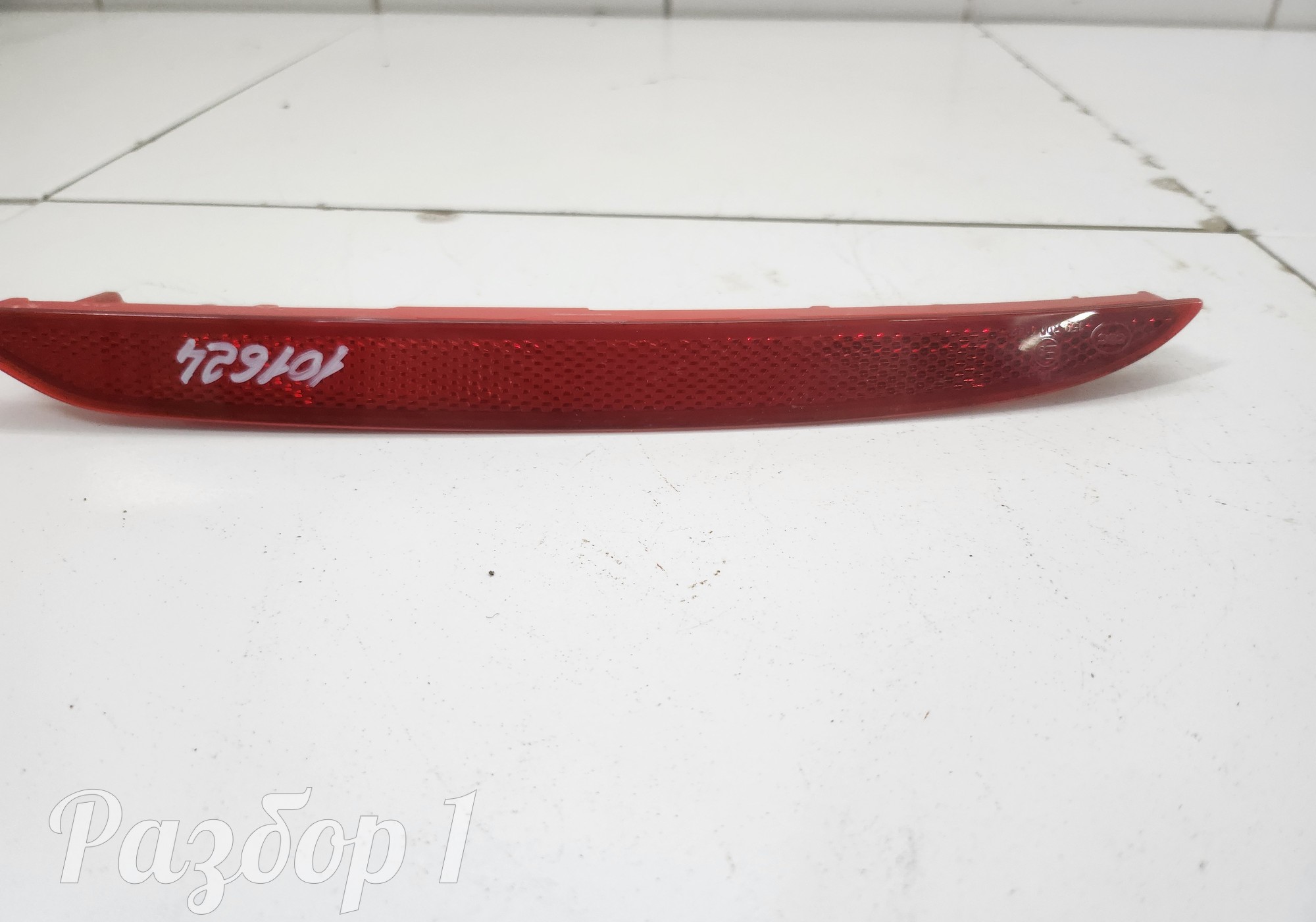 8894023562 Светоотражатель заднего бампера (левый) для Geely Okavango (с 2020)