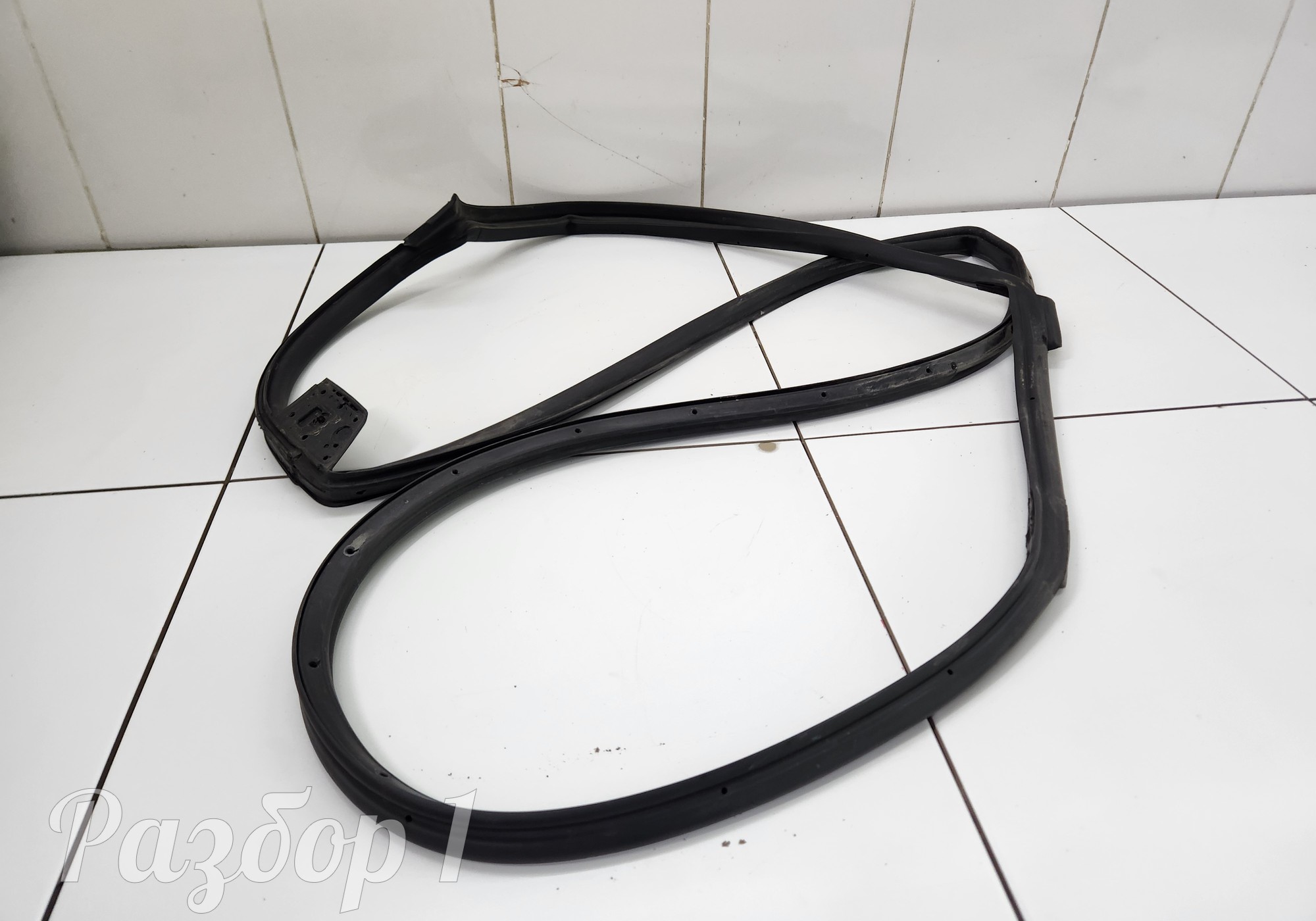 Уплотнитель задней правой двери для Geely Coolray (с 2020)