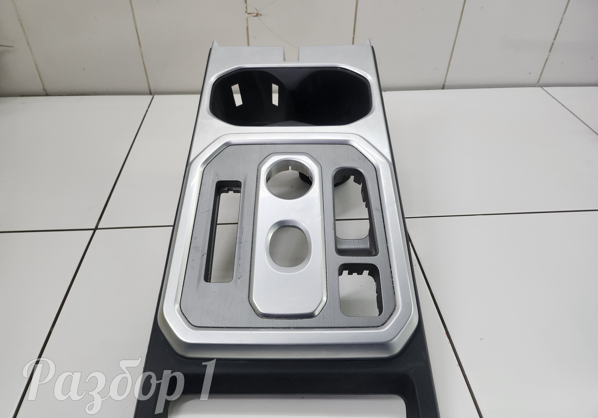 5305300P33Z0 Накладка центральной консоли для Jac T9 (с 2023)