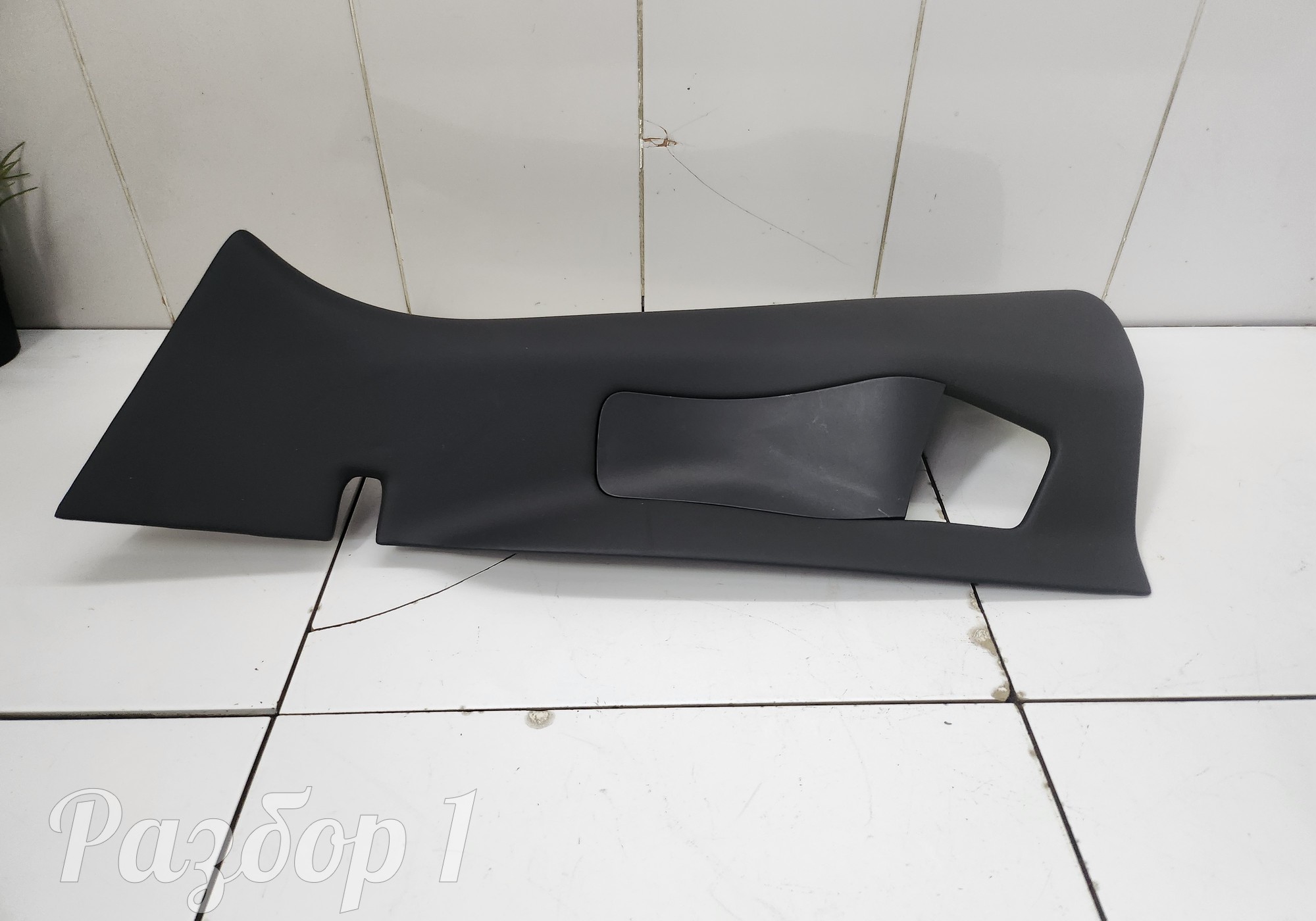 6600061890 Обшивка стойки задняя левая для Geely Tugella (с 2019)