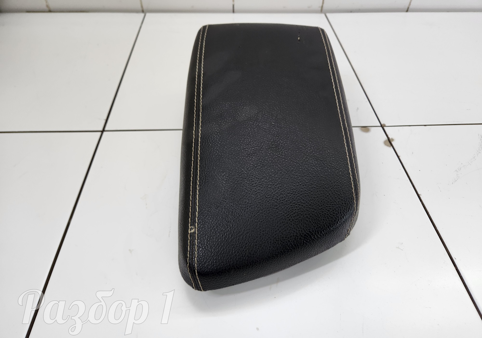 5305211001B11 Подлокотник для Zotye T600 (с 2013)