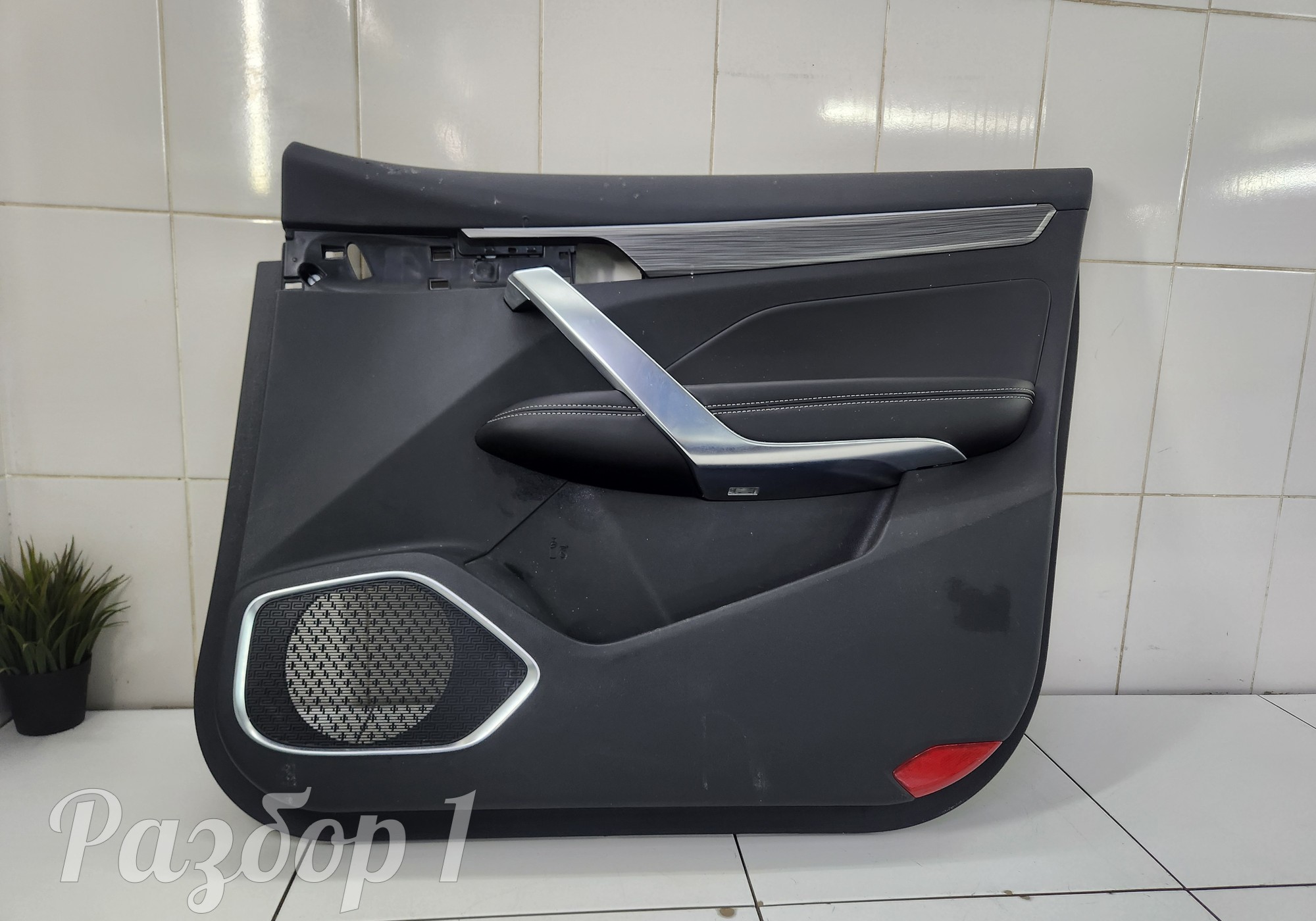 6600013848 Обшивка двери передняя правая для Geely Atlas Pro (с 2021)