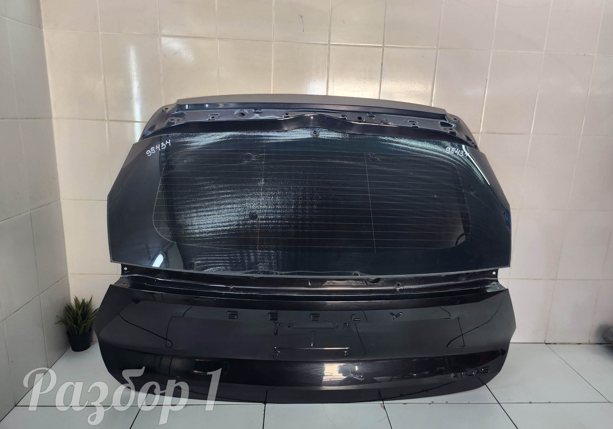5062053300C15 Крышка багажника отличная для Geely Atlas II (с 2023)