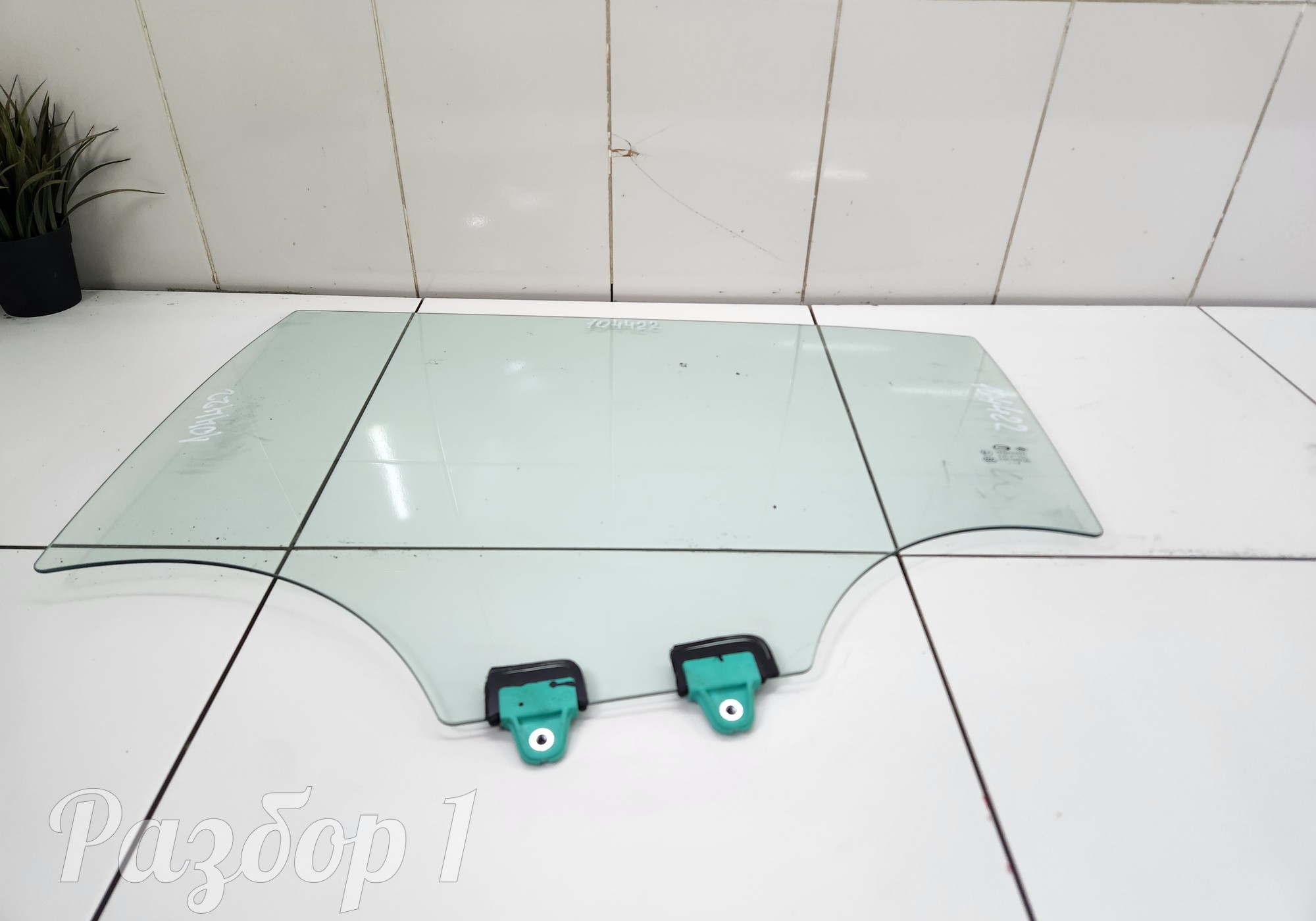 Стекло двери заднее левое для Gac GS3 (с 2024)