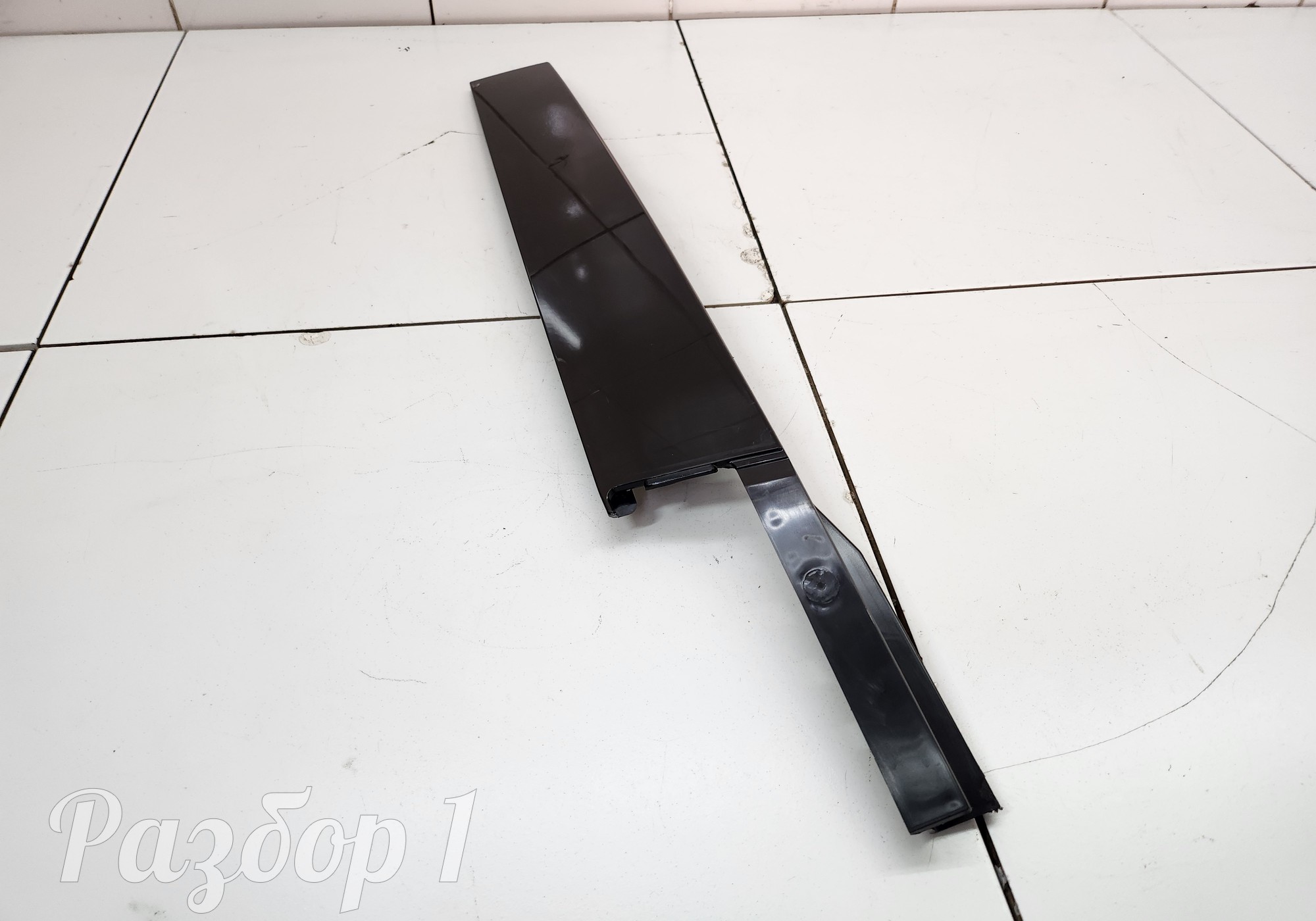 8889186320 Накладка передней правой двери для Geely Monjaro (с 2021)