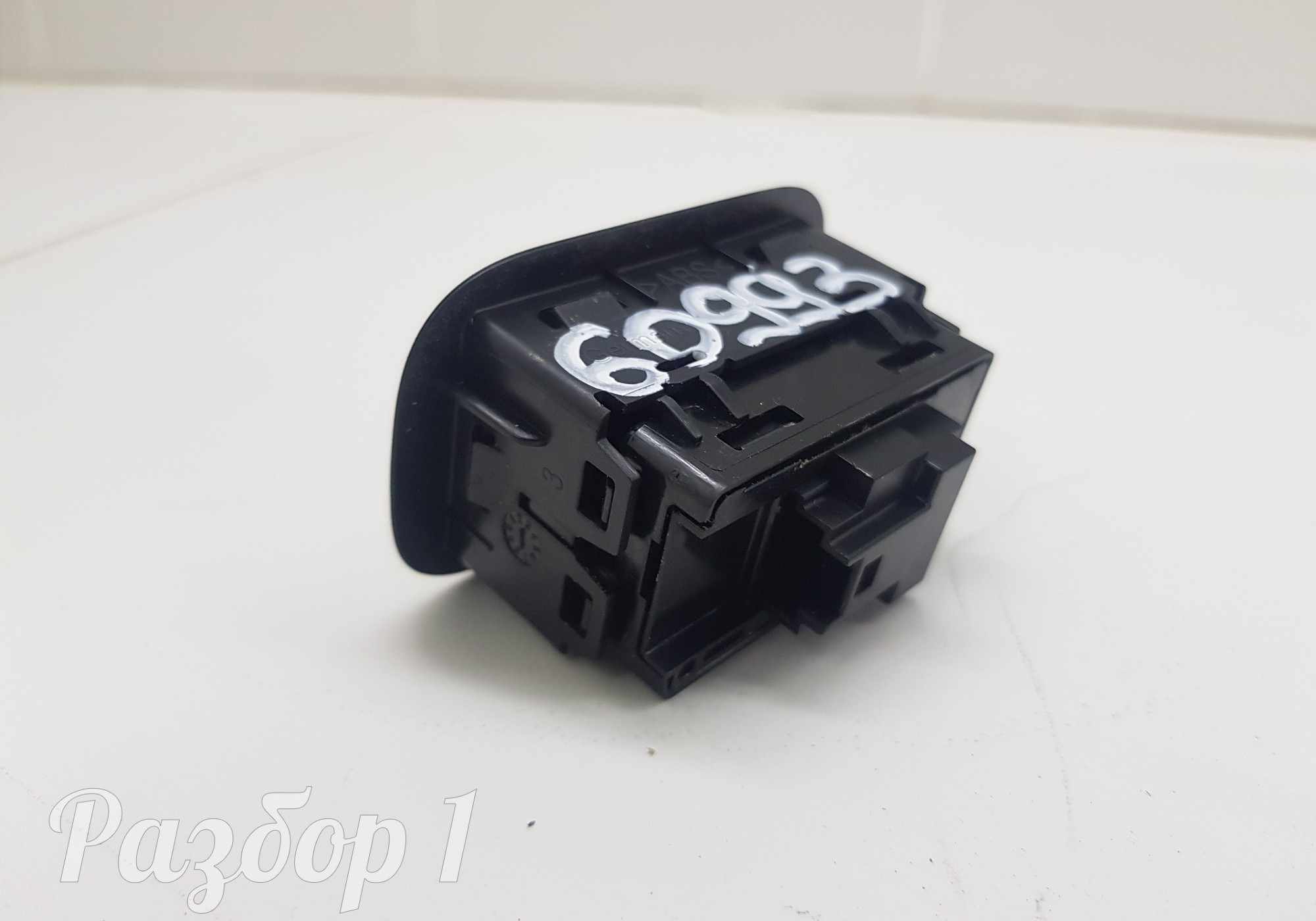 A1679050201 Кнопка стеклоподъемника для Mercedes-Benz A-class W177 (с 2018)