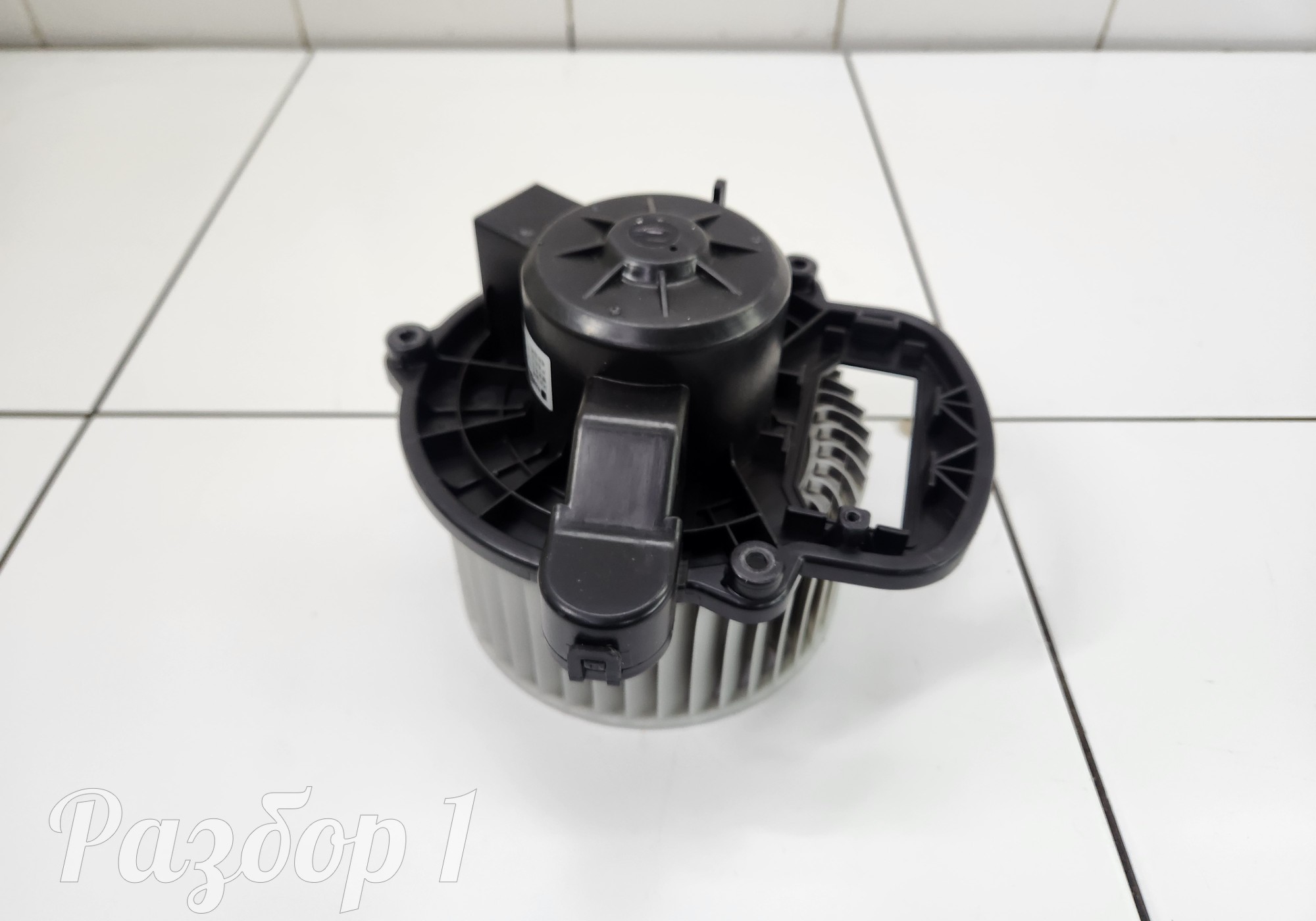 C15004021 Моторчик отопителя для Geely Tugella (с 2019)