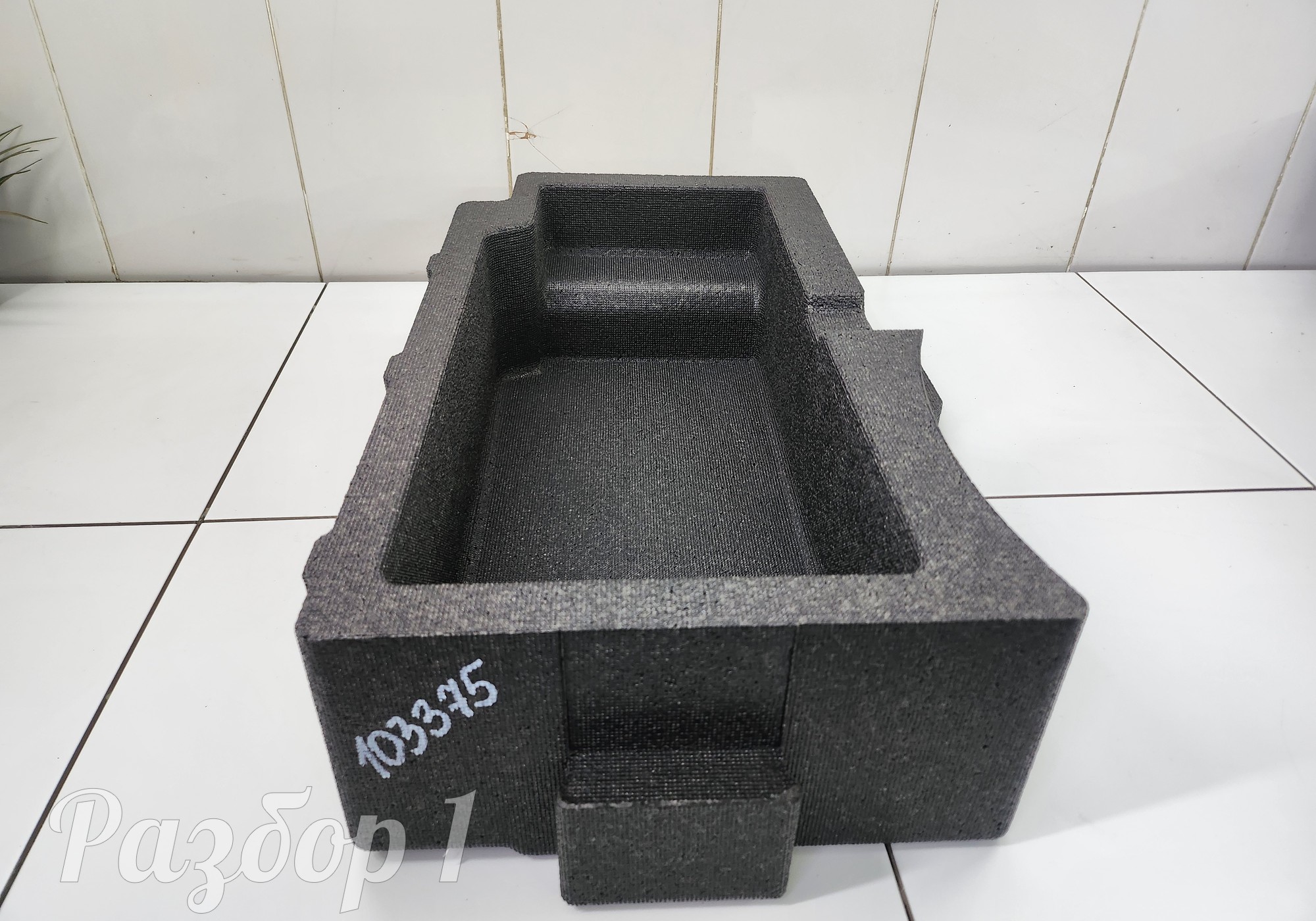 6600016881 Наполнитель багажника для Geely Tugella (с 2019)