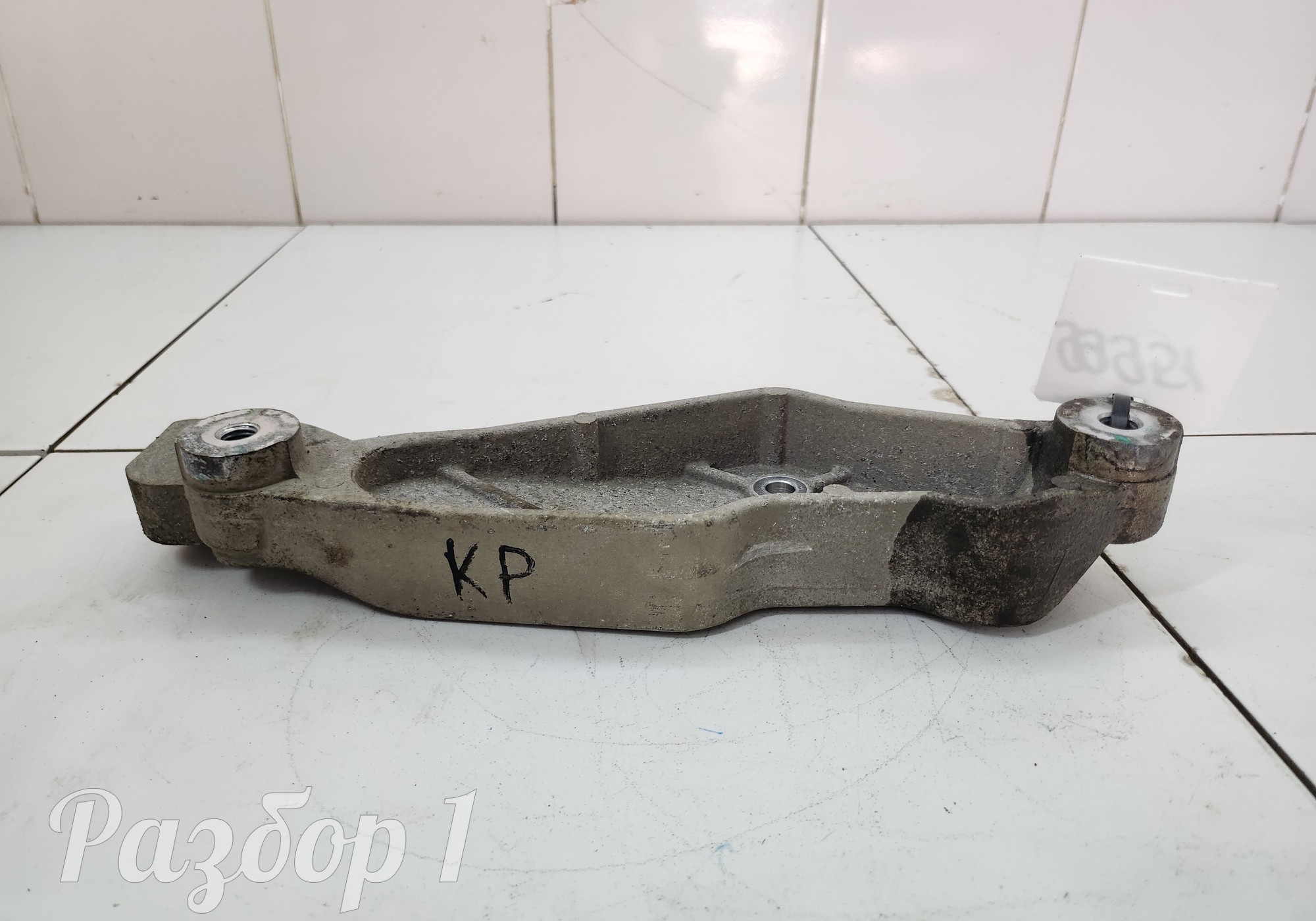 6600175186 Кронштейн редуктора для Geely Tugella (с 2019)