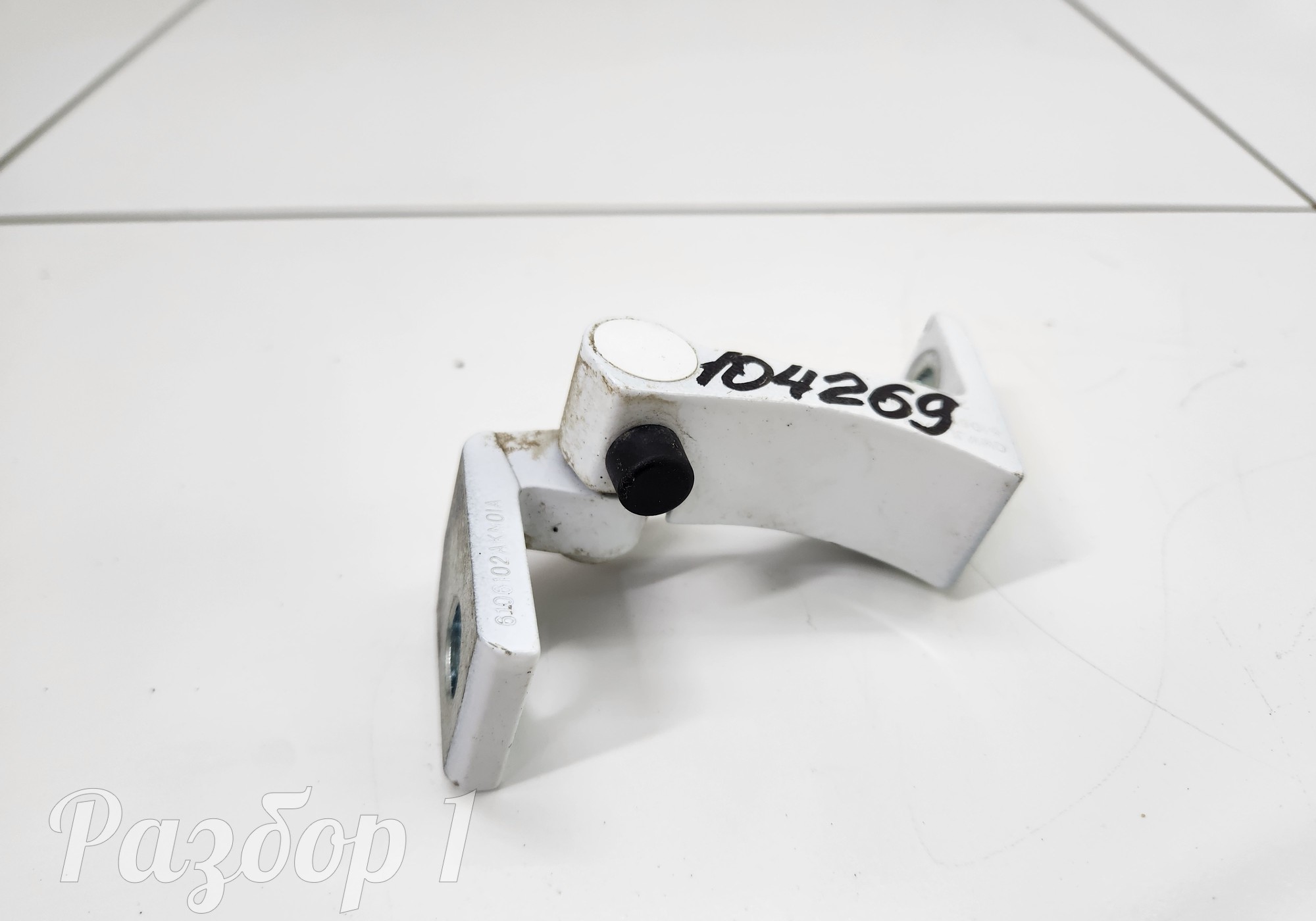 6106102AKN01A Петля двери передняя правая низ для Haval H3 (с 2024)