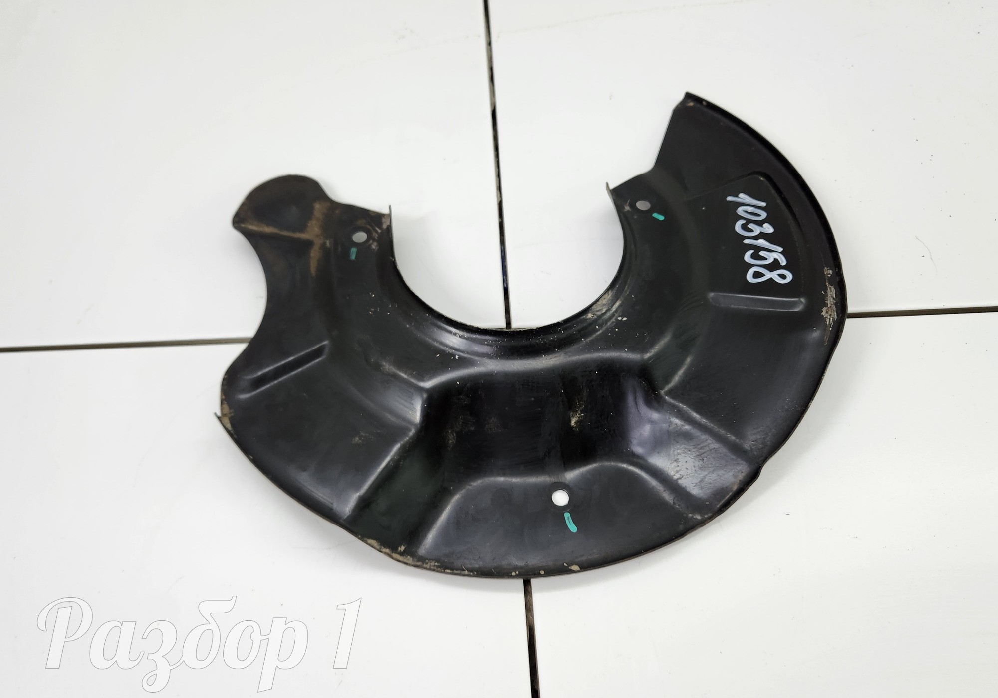 Кожух тормозного диска передний левый для Geely Emgrand (SS11) (с 2021)