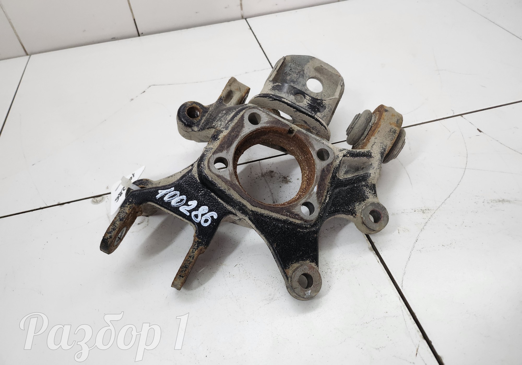 4050004100 Кулак поворотный задний правый + кронштейн для Geely Atlas Pro (с 2021)